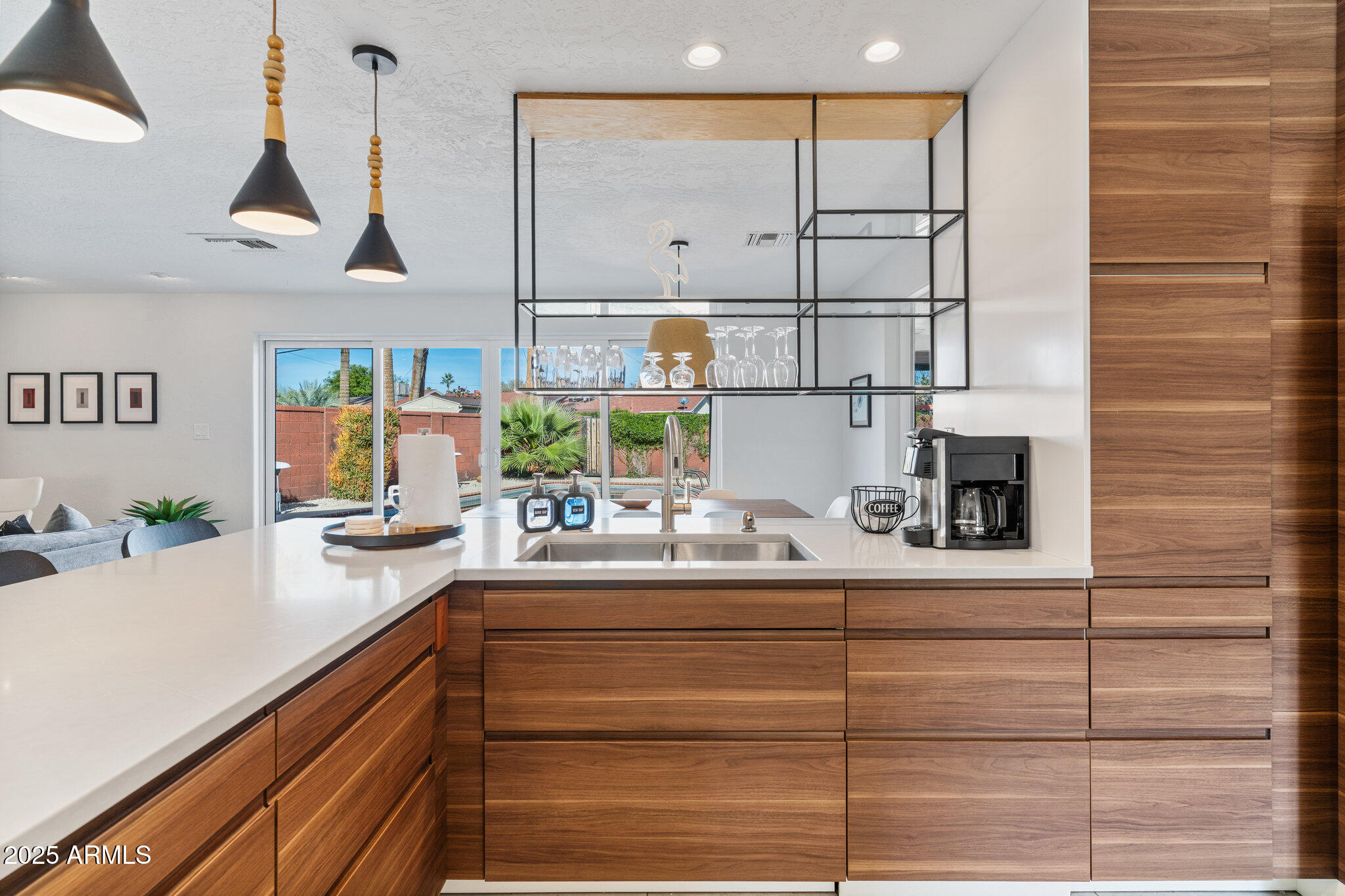 8450 E MONTECITO Avenue