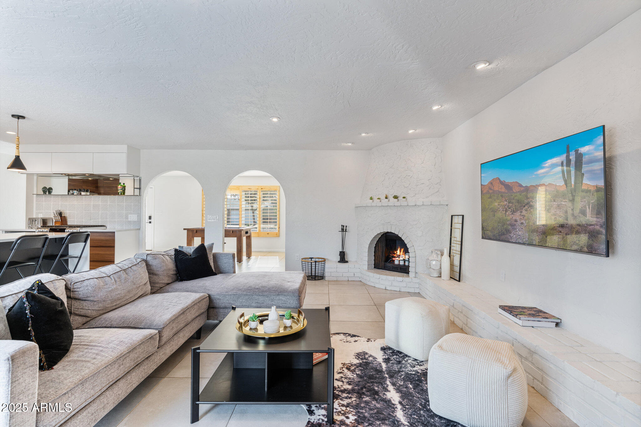 8450 E MONTECITO Avenue