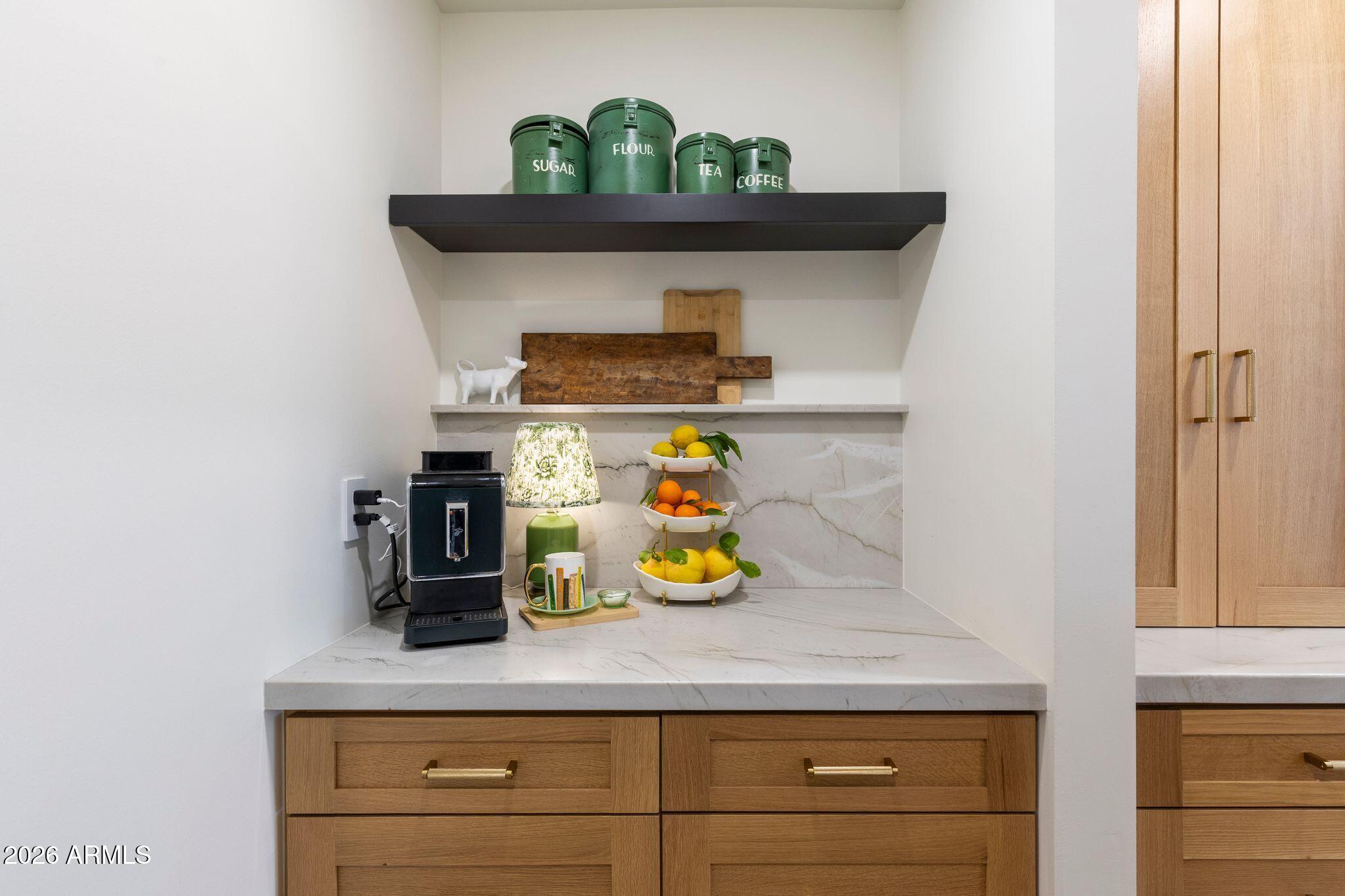 7553 E WOODSHIRE Cove