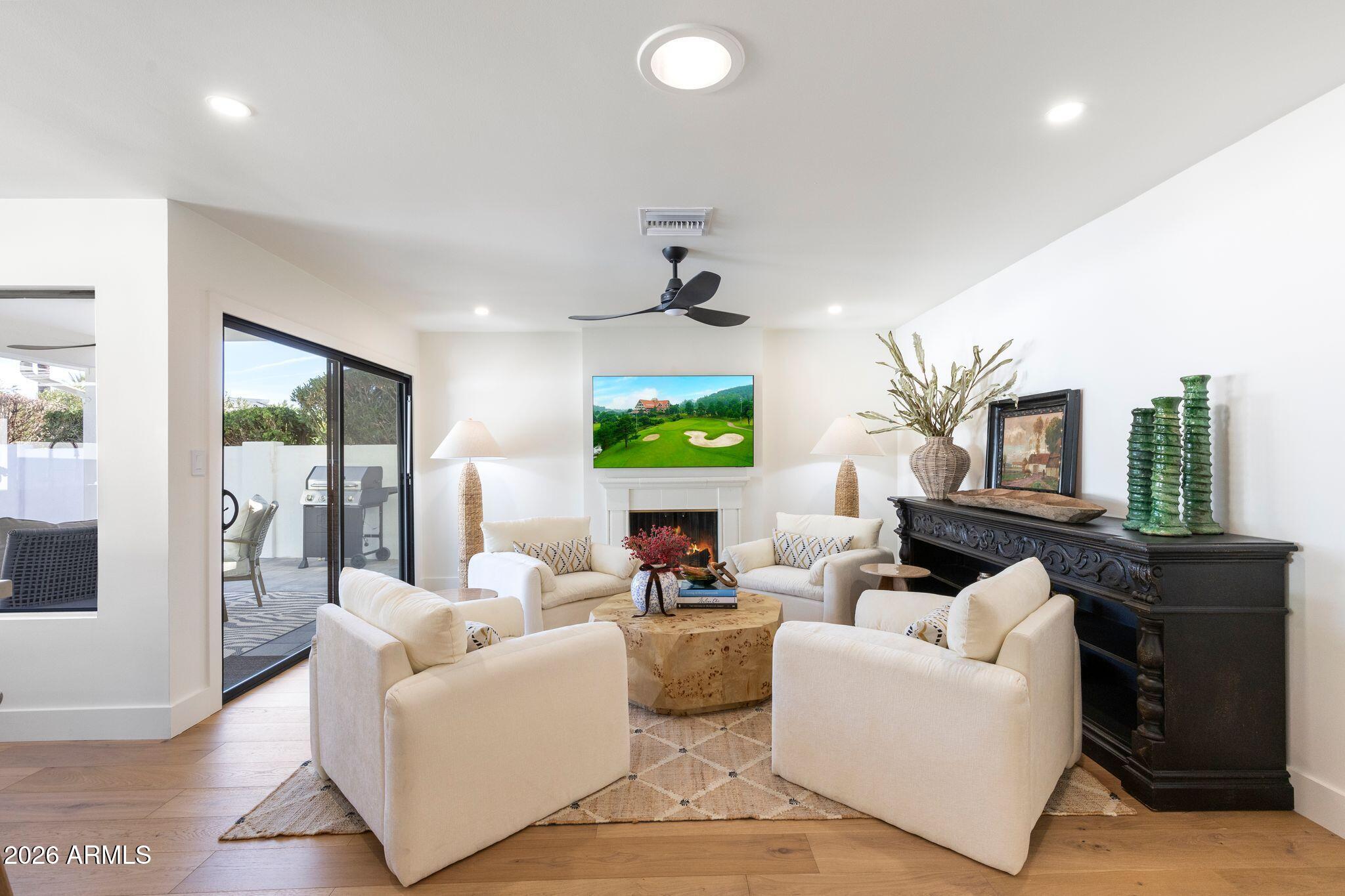 7553 E WOODSHIRE Cove