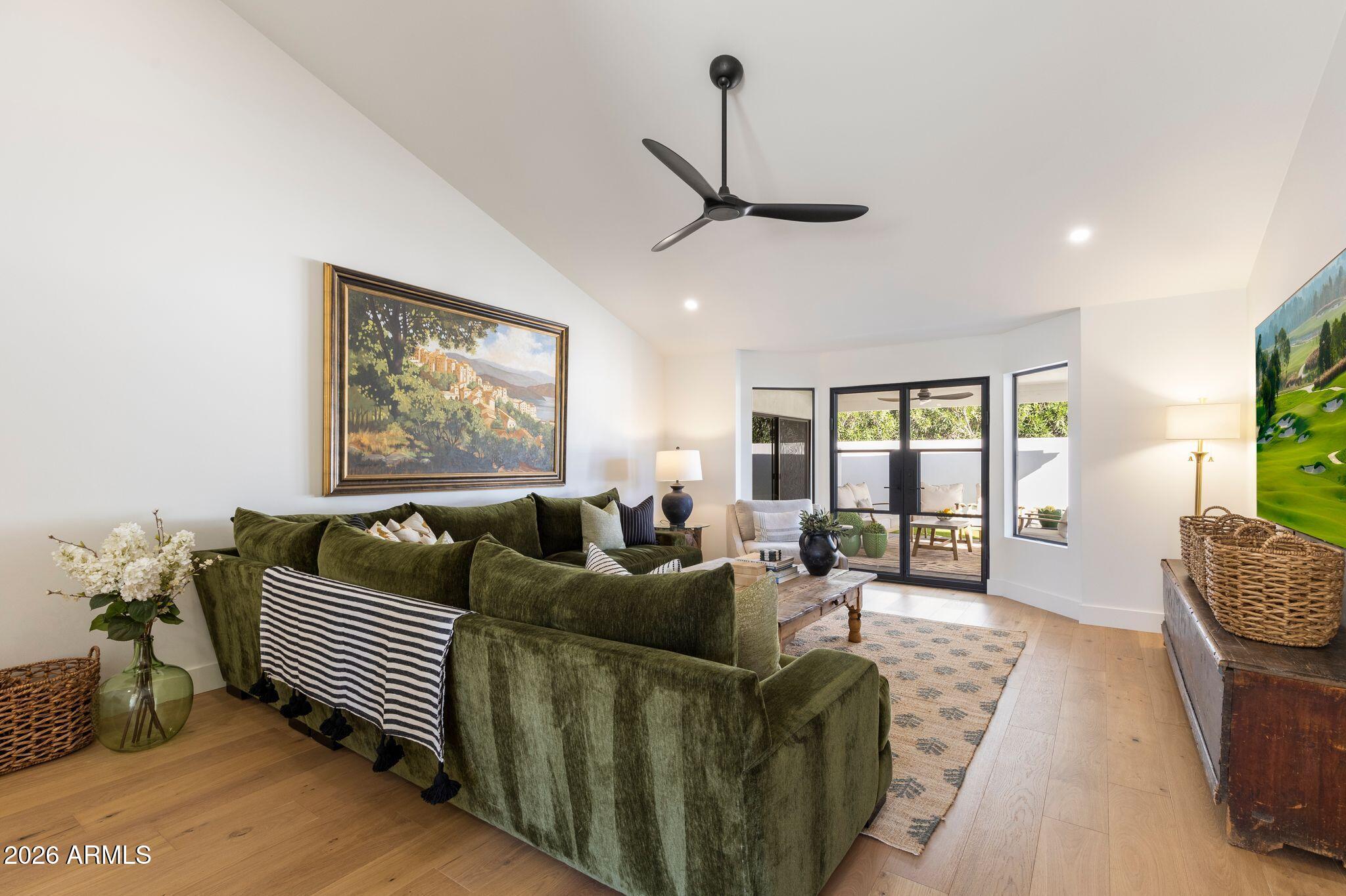 7553 E WOODSHIRE Cove