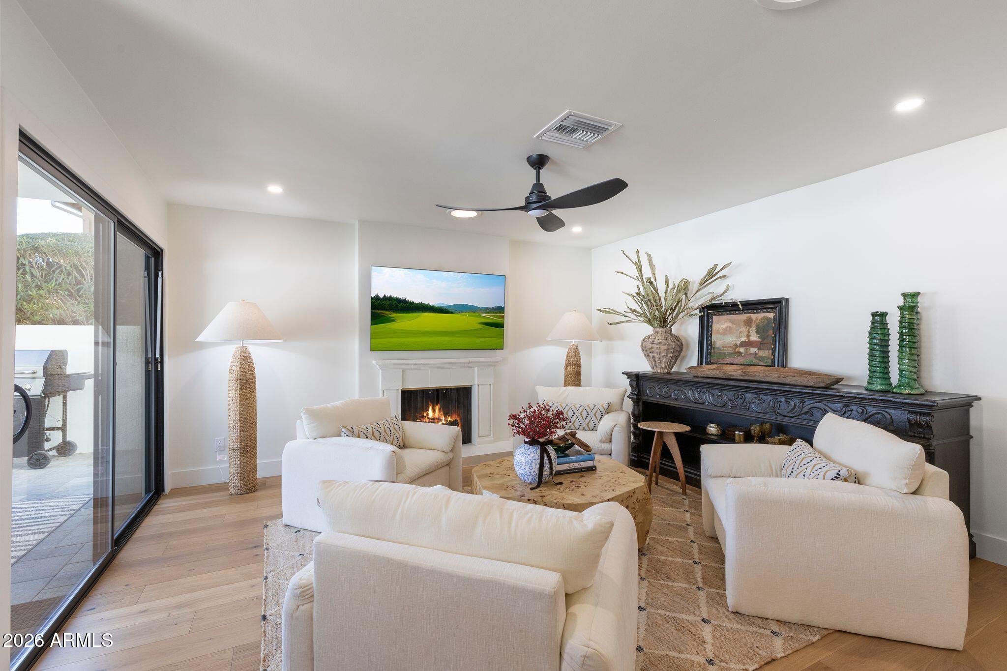 7553 E WOODSHIRE Cove