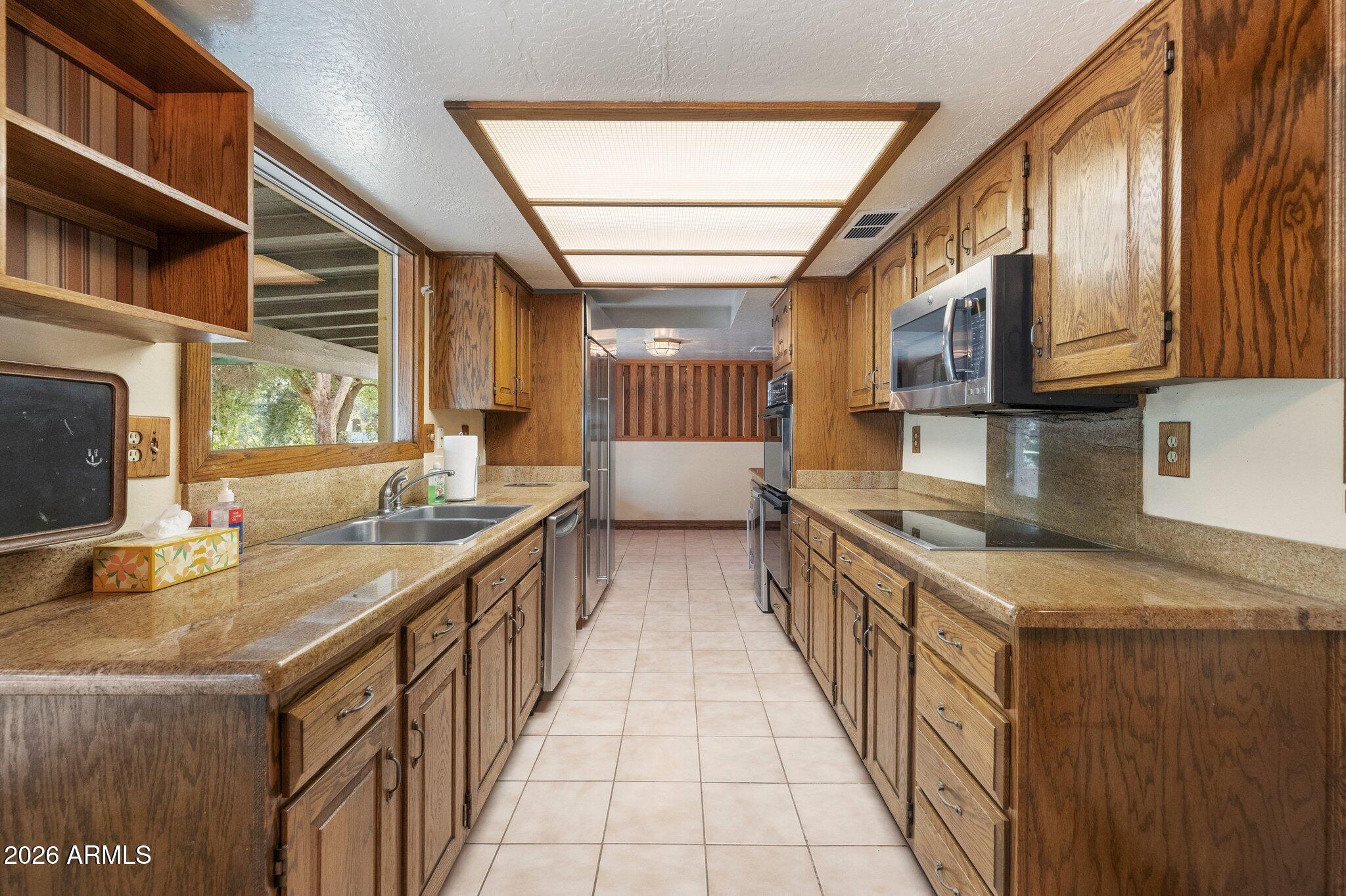 14 E ORANGEWOOD Avenue