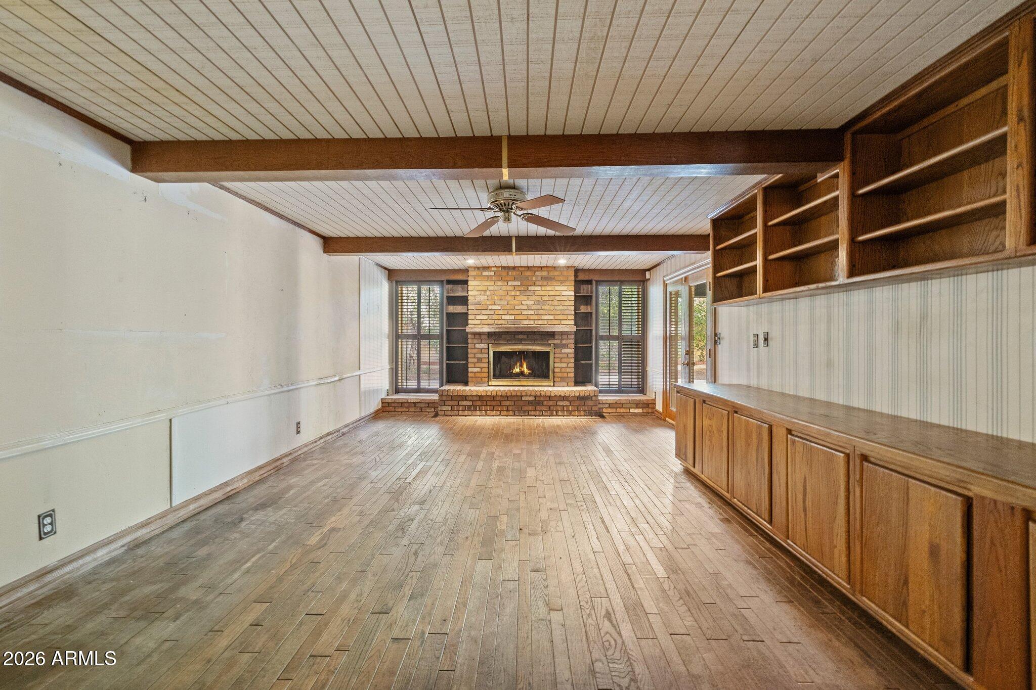 14 E ORANGEWOOD Avenue