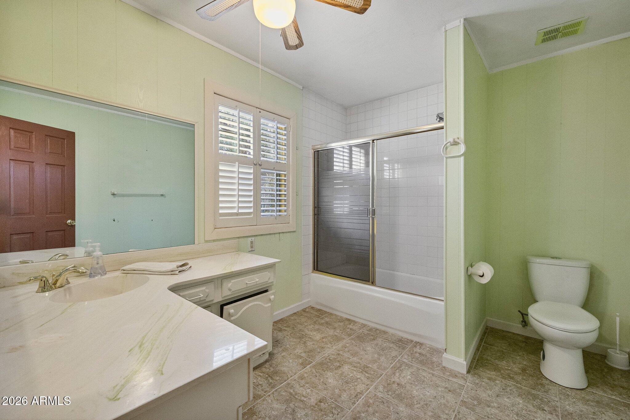 14 E ORANGEWOOD Avenue