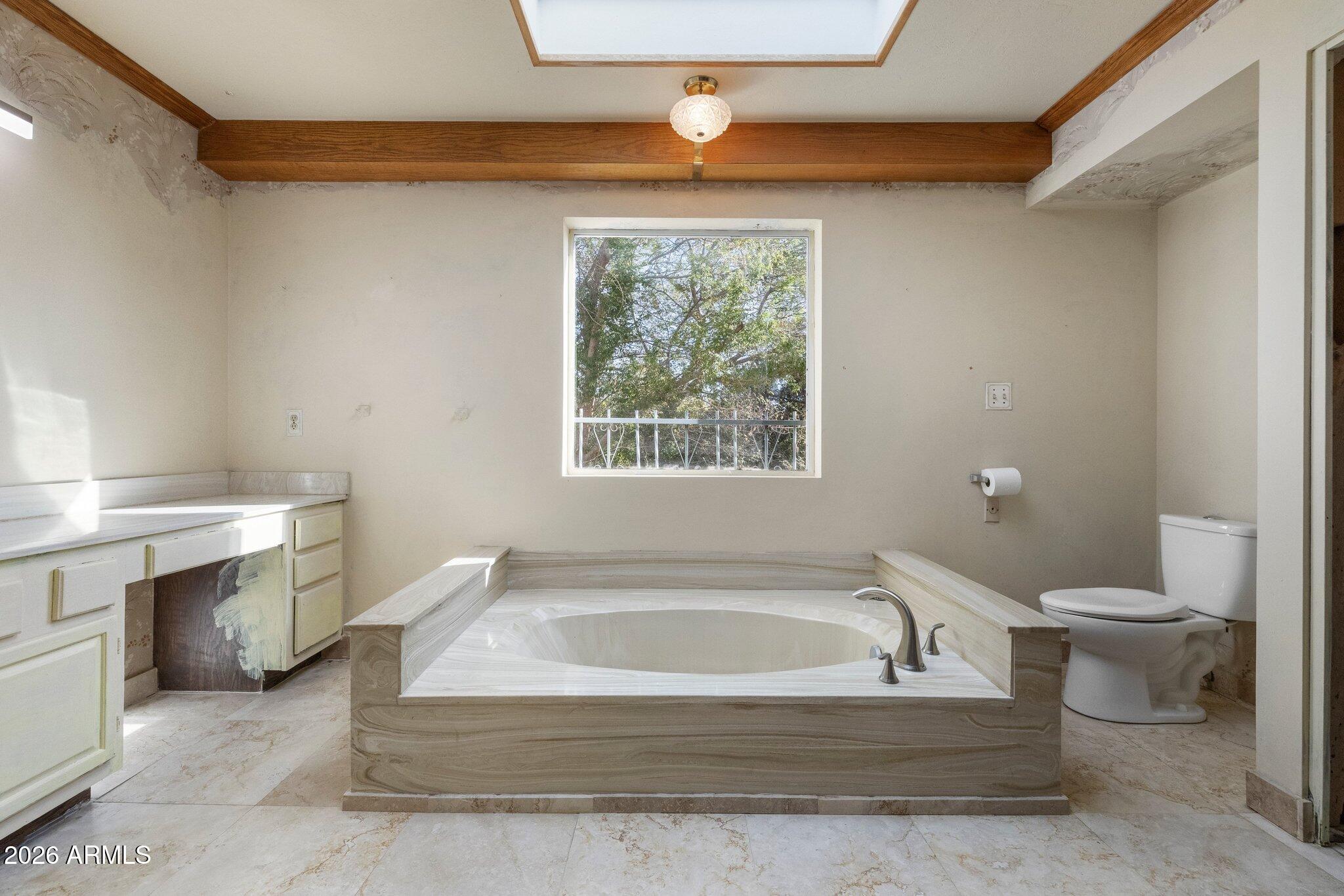 14 E ORANGEWOOD Avenue