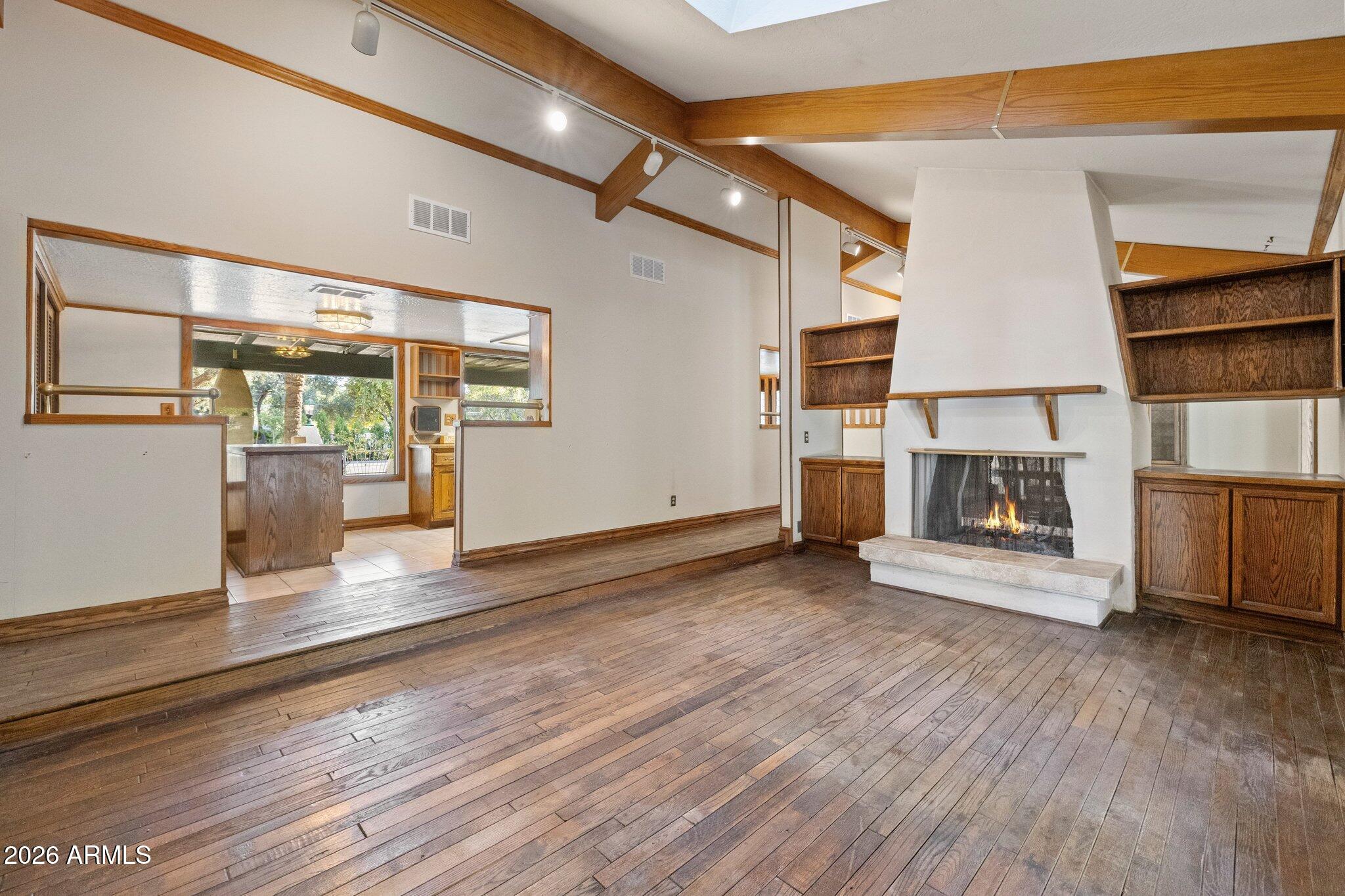 14 E ORANGEWOOD Avenue