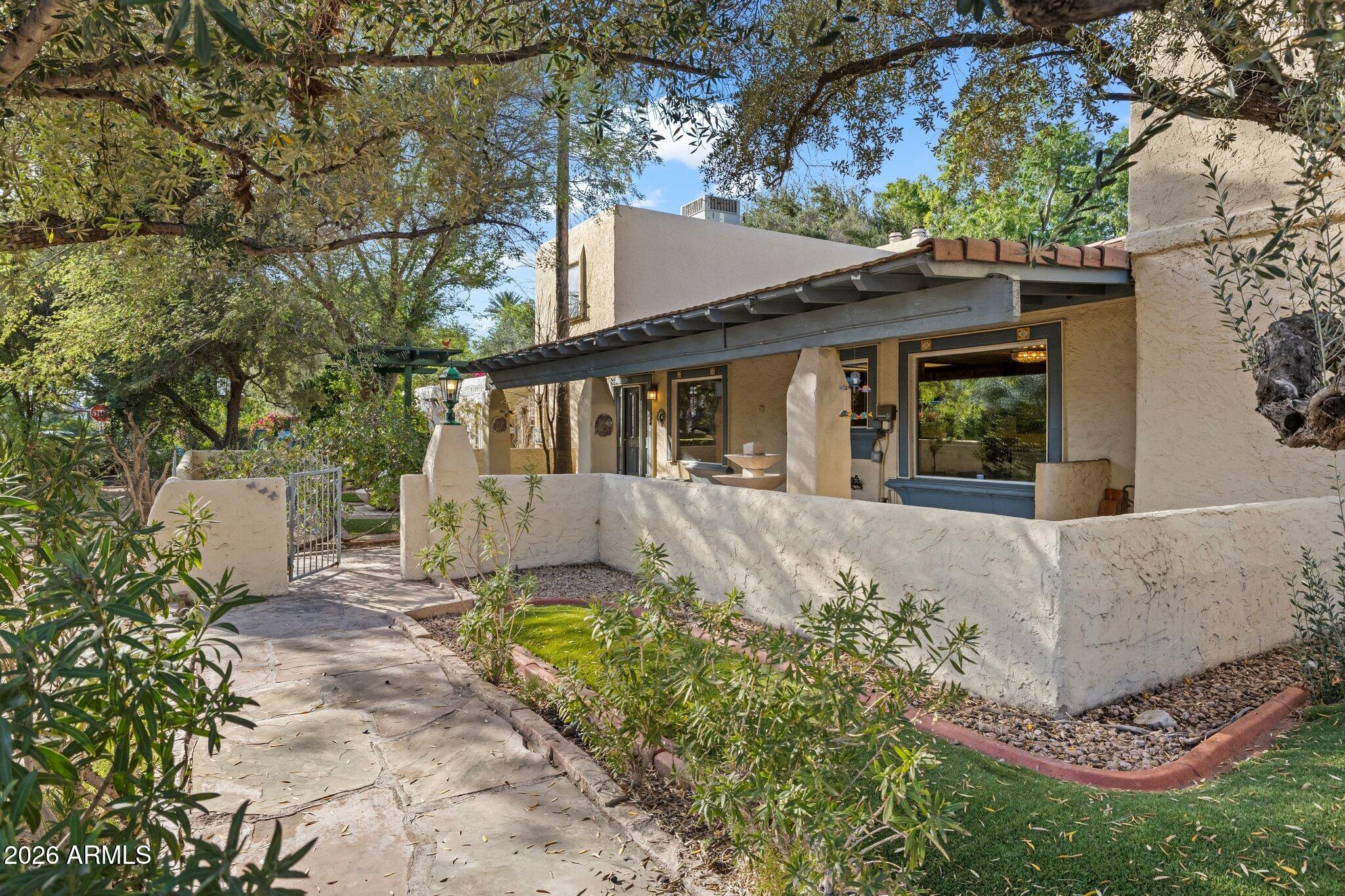 14 E ORANGEWOOD Avenue