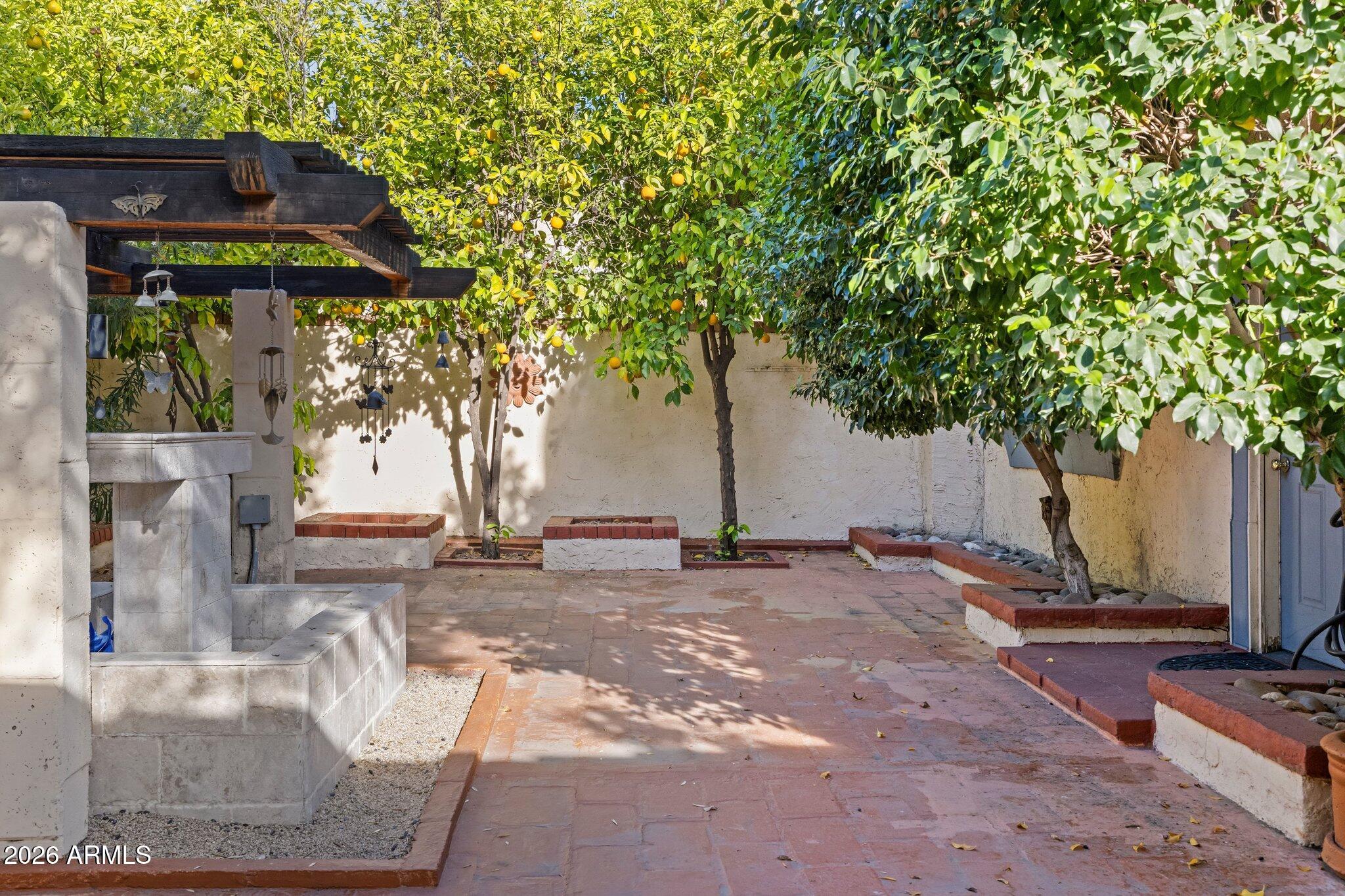 14 E ORANGEWOOD Avenue