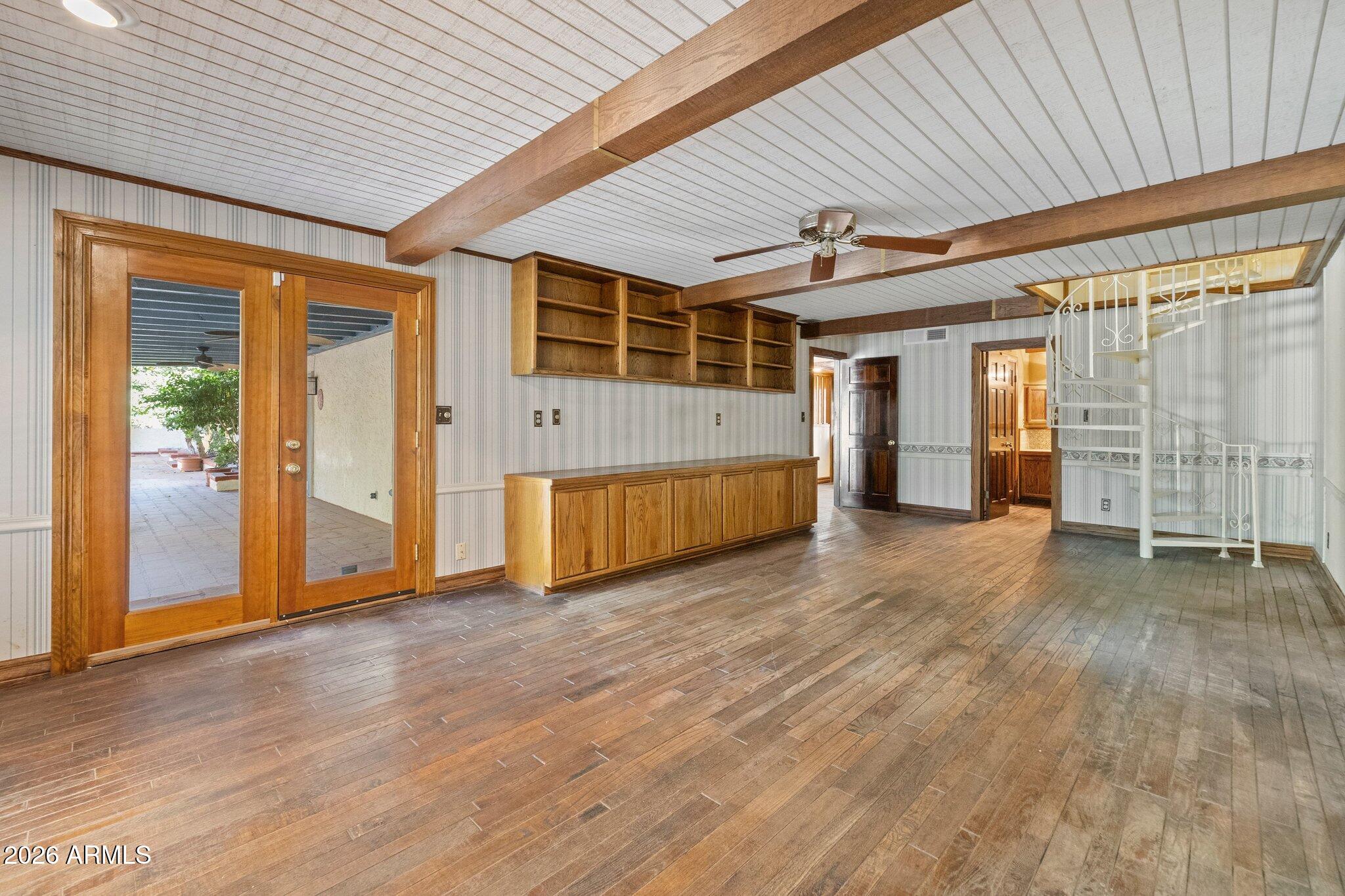 14 E ORANGEWOOD Avenue