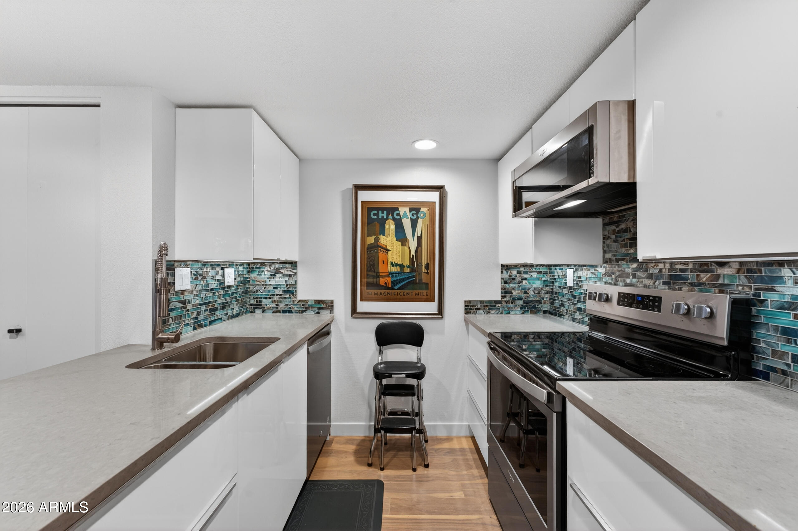 1730 W EMELITA Avenue 1042