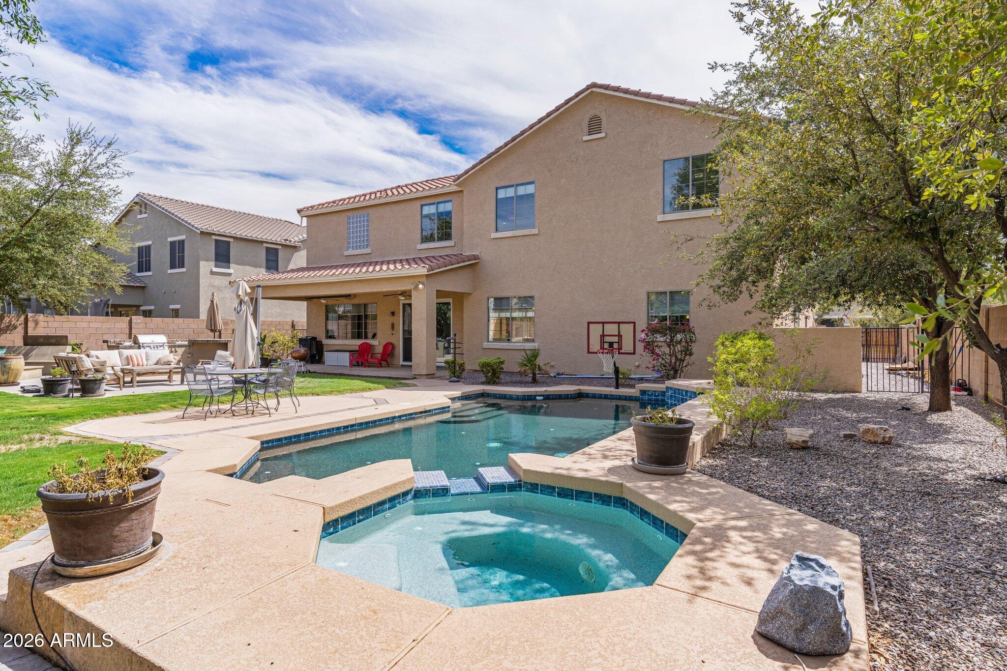 2894 E JANELLE Way