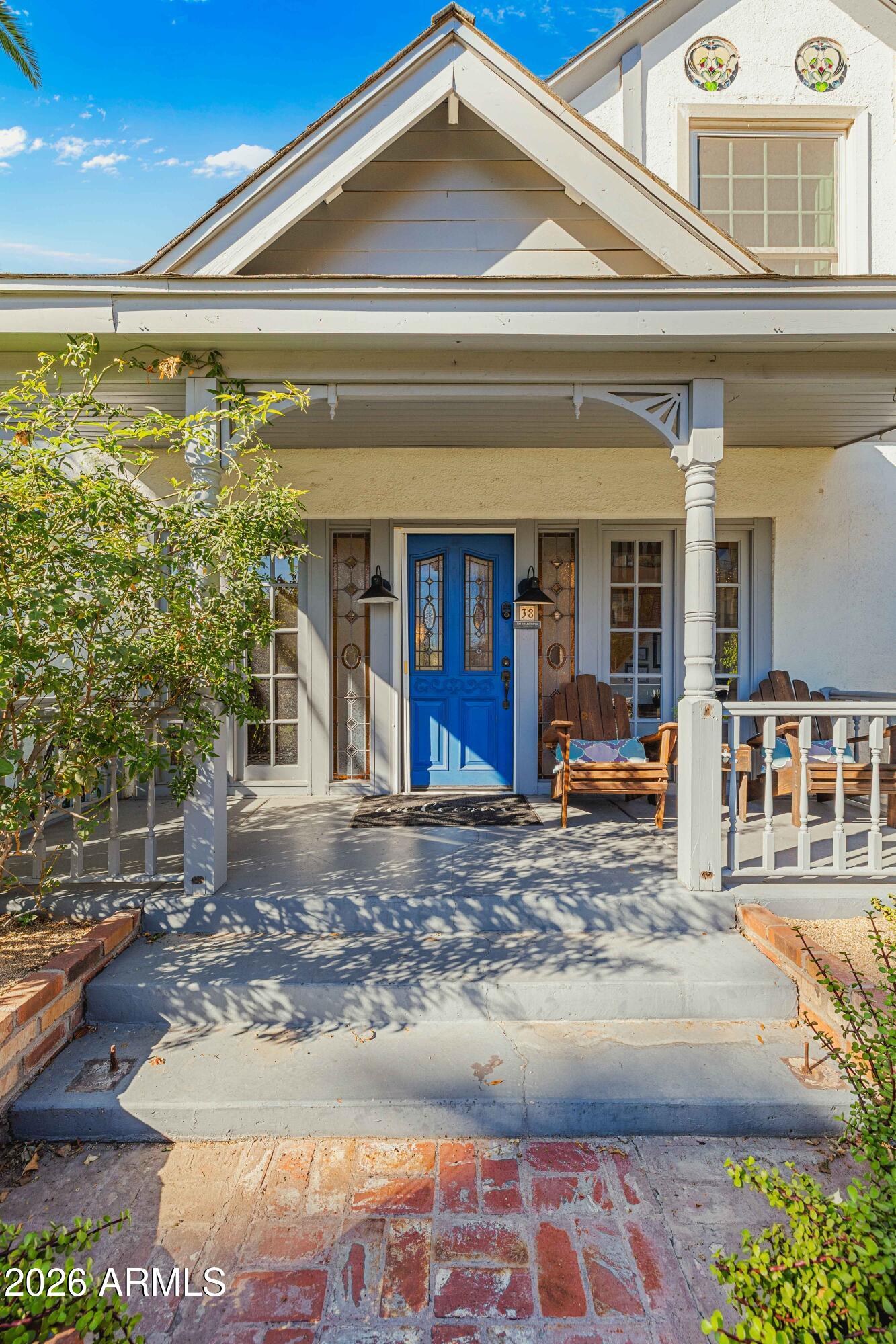 38 W VERNON Avenue