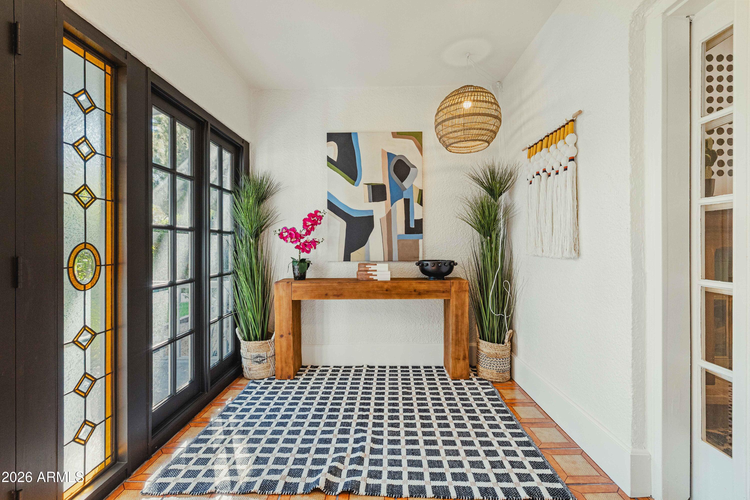 38 W VERNON Avenue