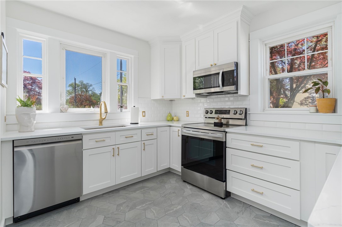 1417 Narragansett Boulevard