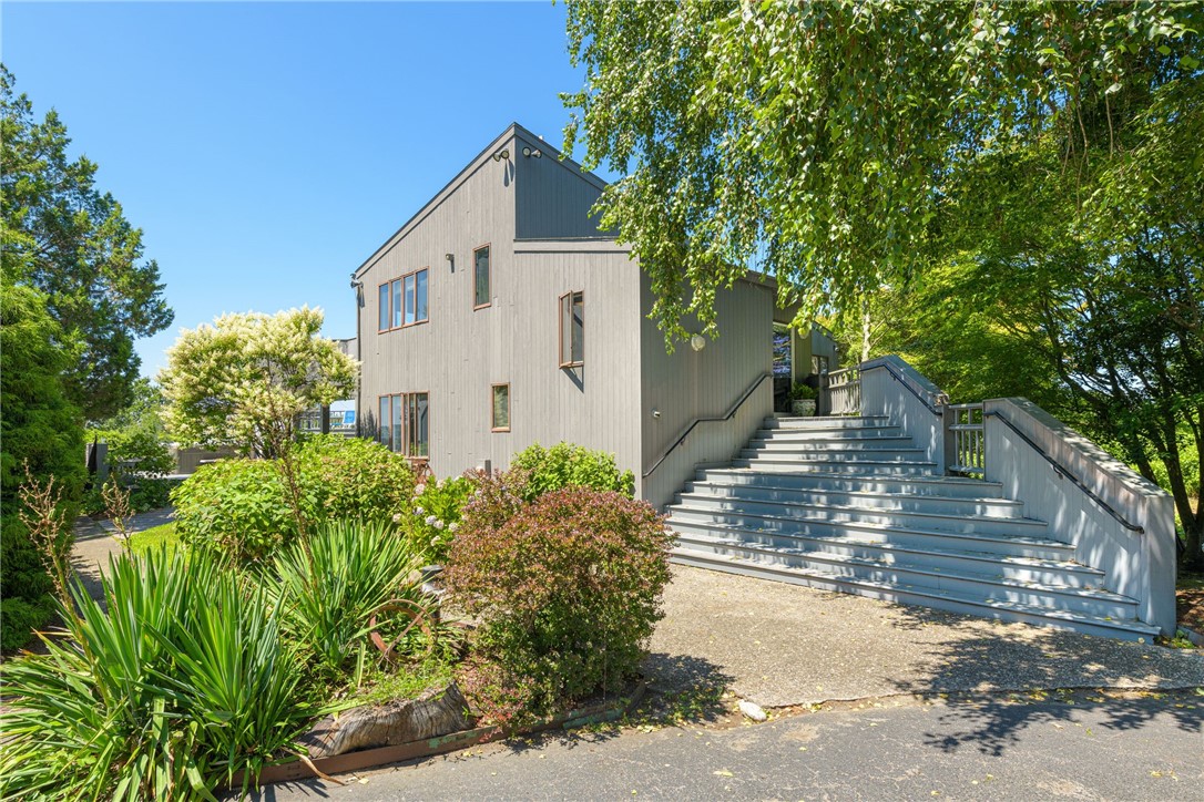 76 Battery Lane