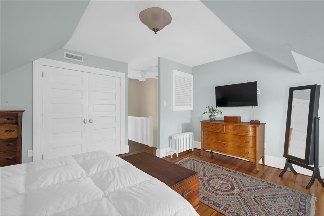 404 Lloyd Avenue 404