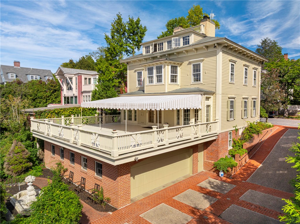 98 Congdon Street