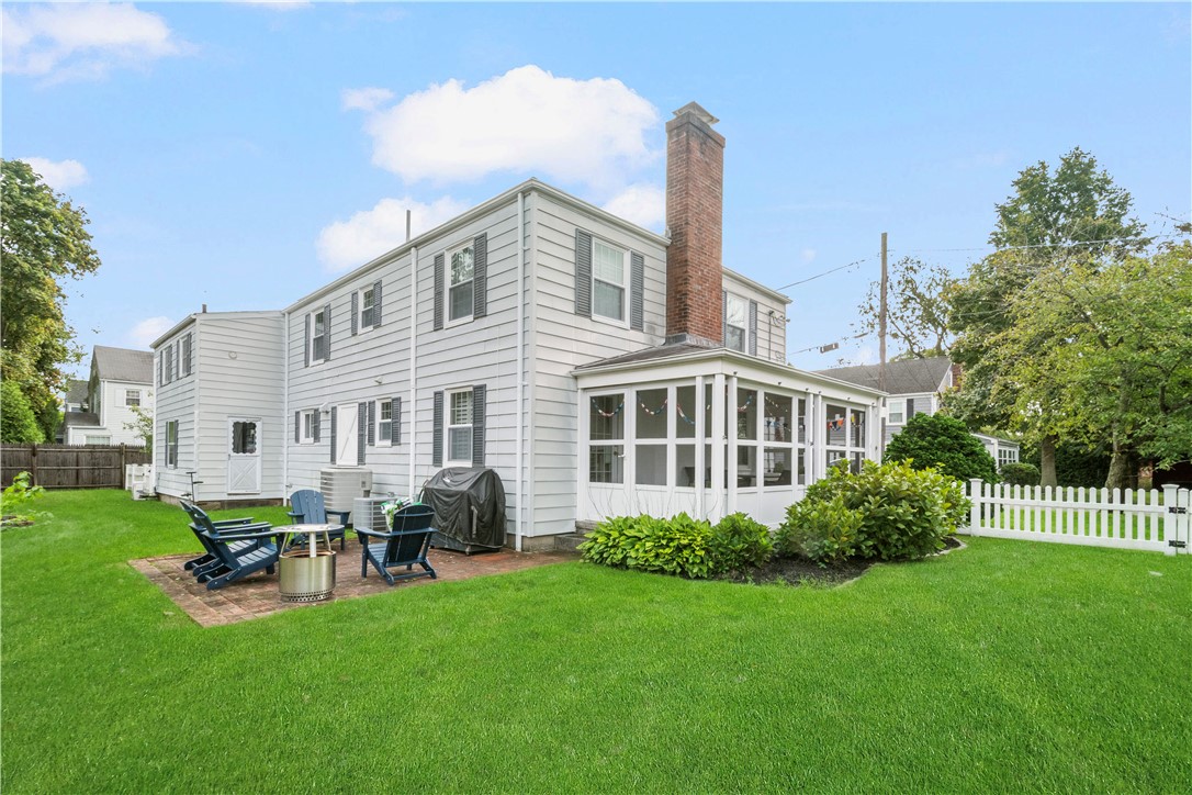 15 Elmsgate Way