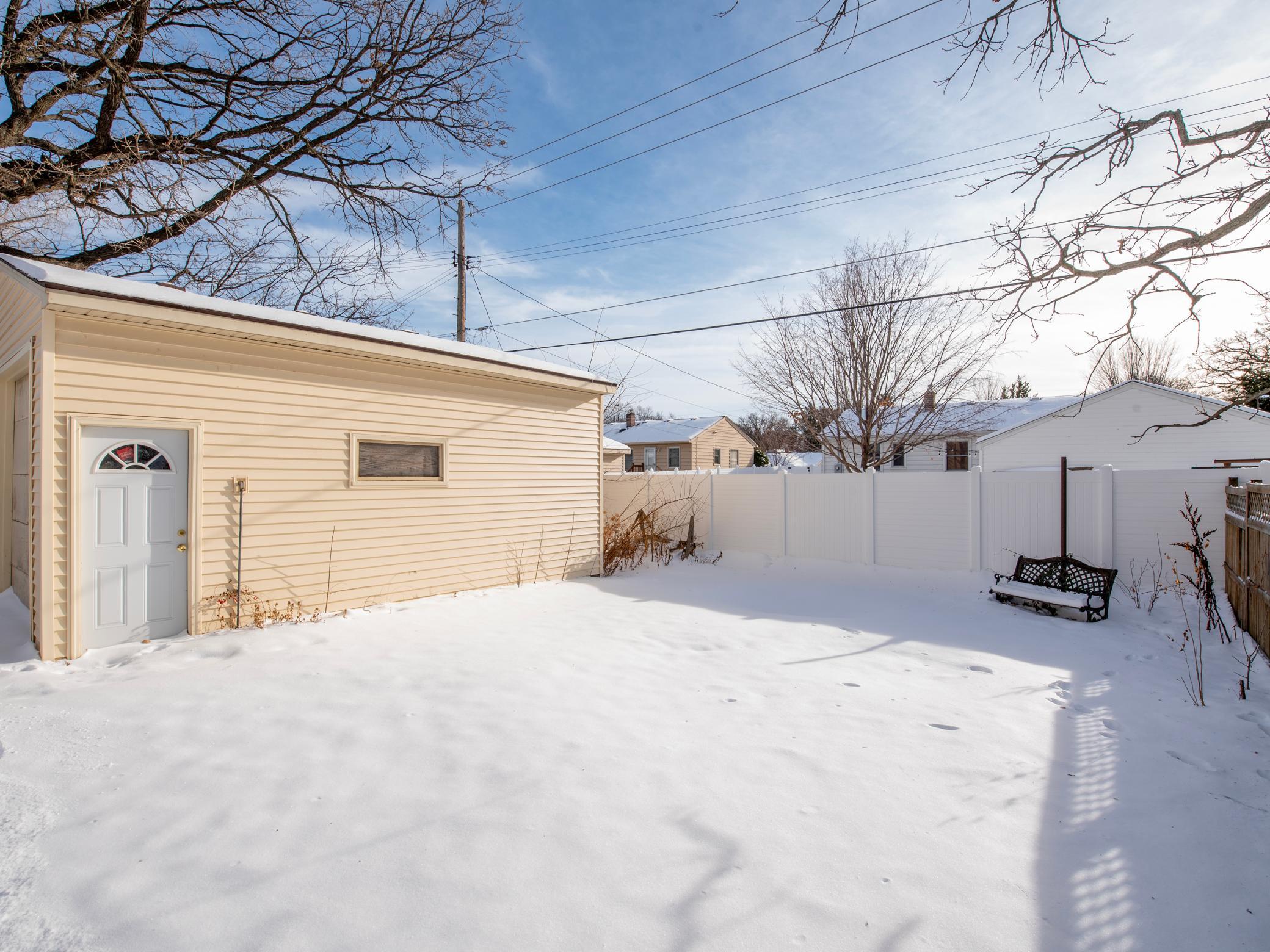 2008 Field Avenue