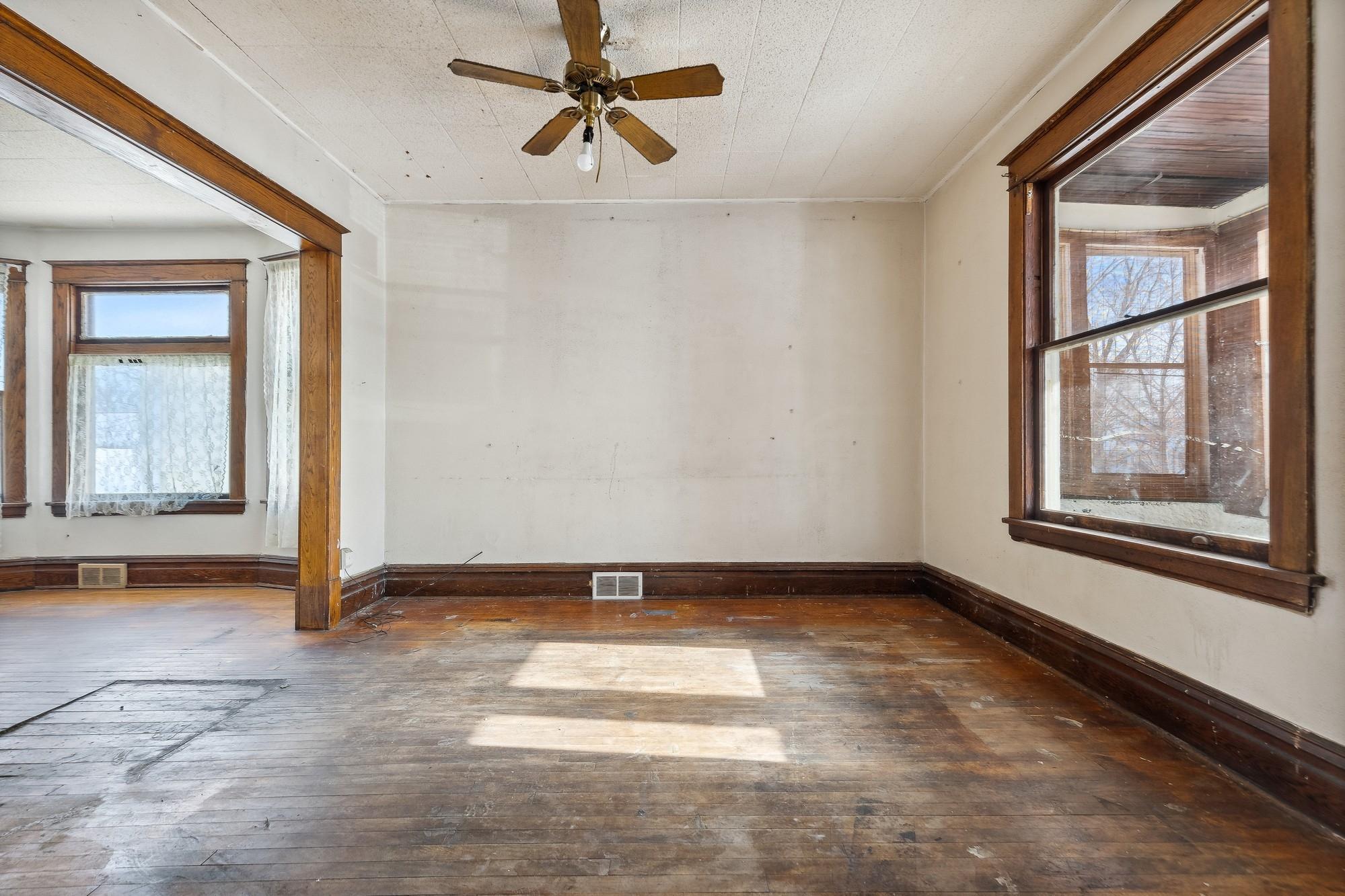 1271 Seminary Avenue