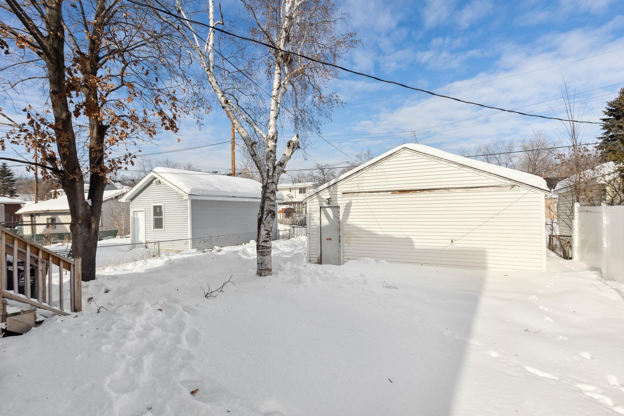 1271 Seminary Avenue