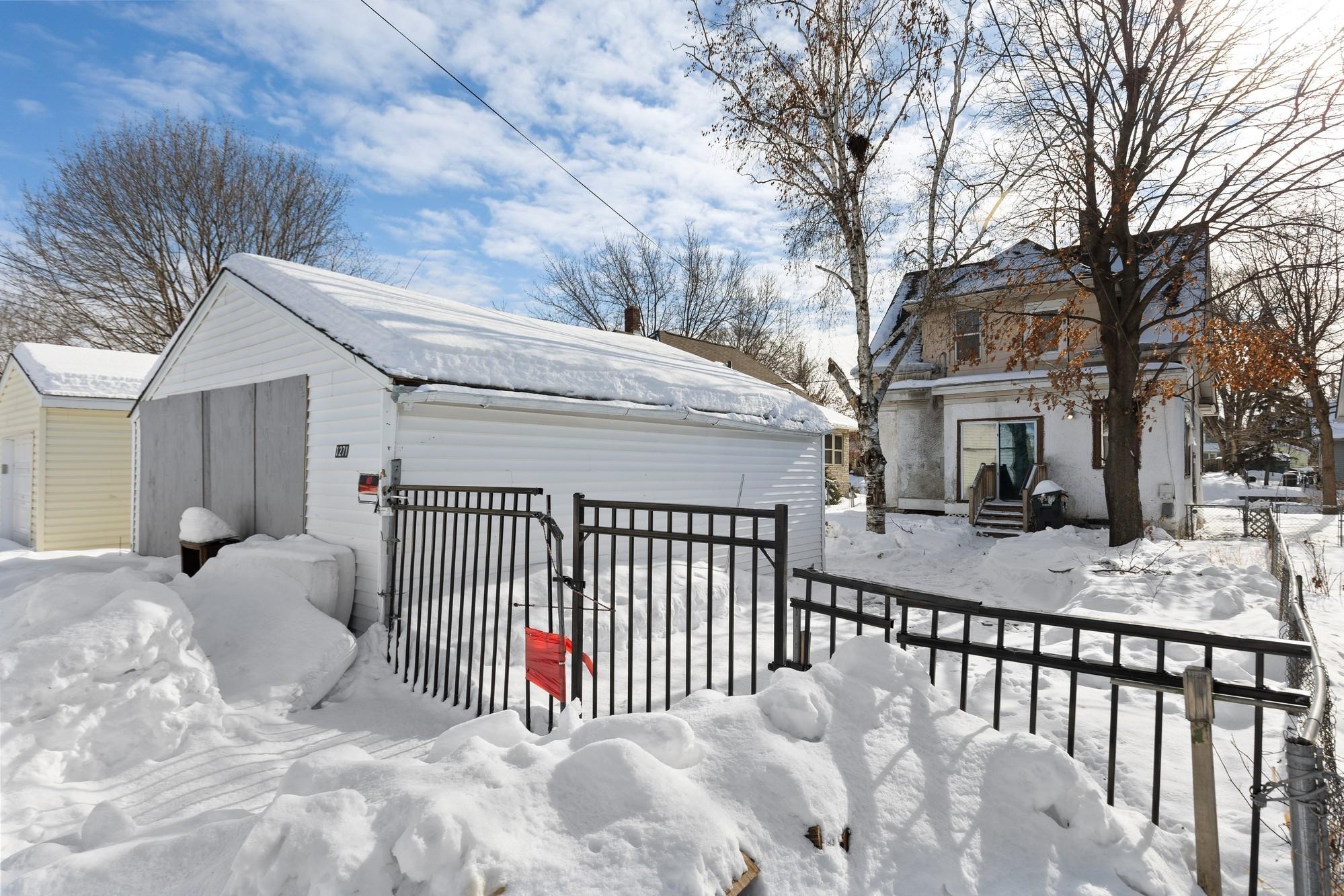 1271 Seminary Avenue