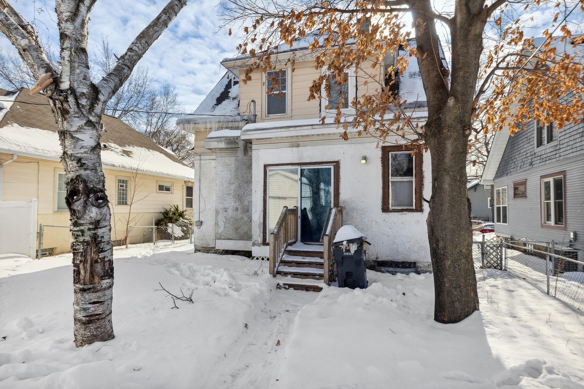1271 Seminary Avenue