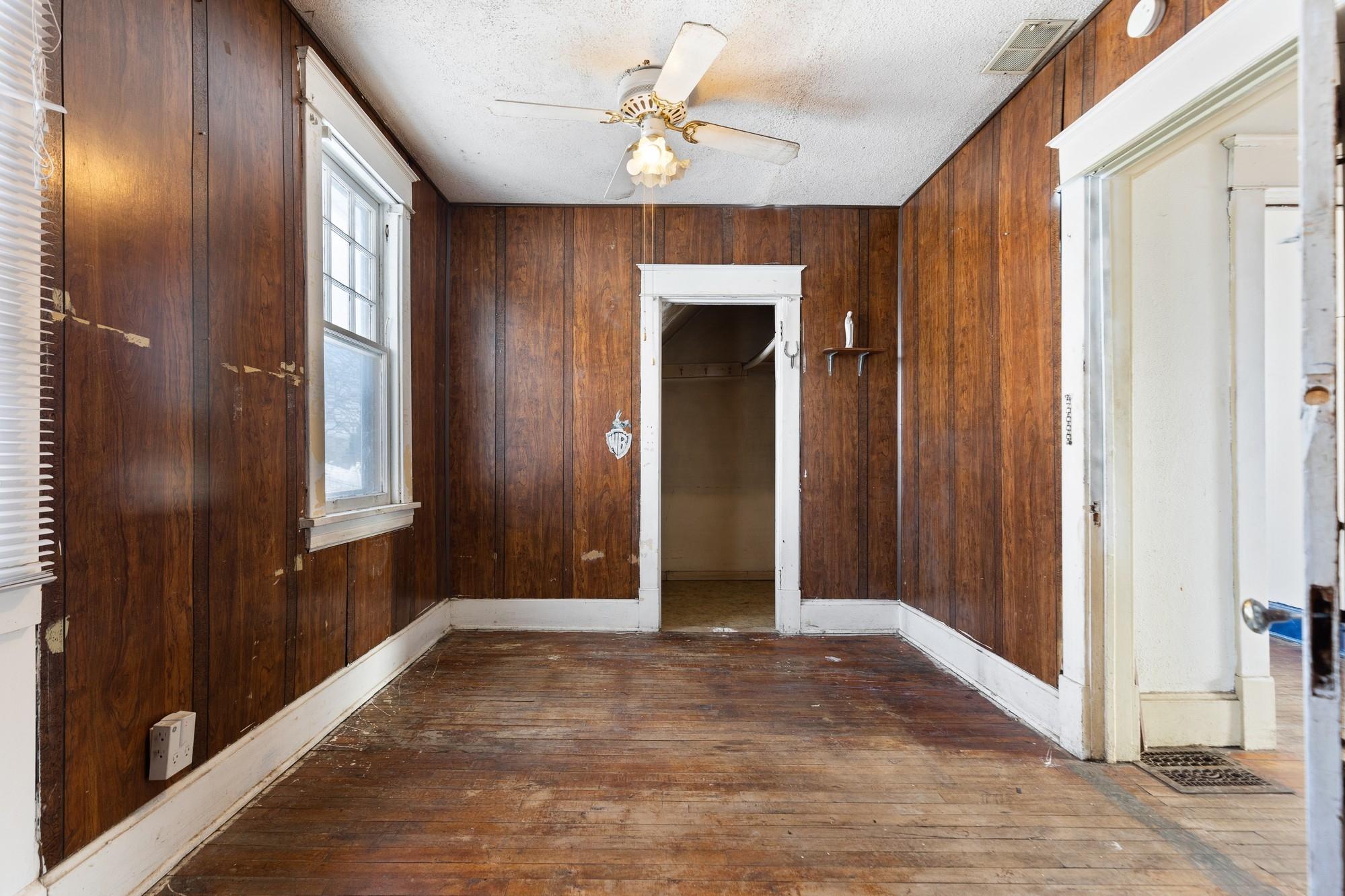 1271 Seminary Avenue