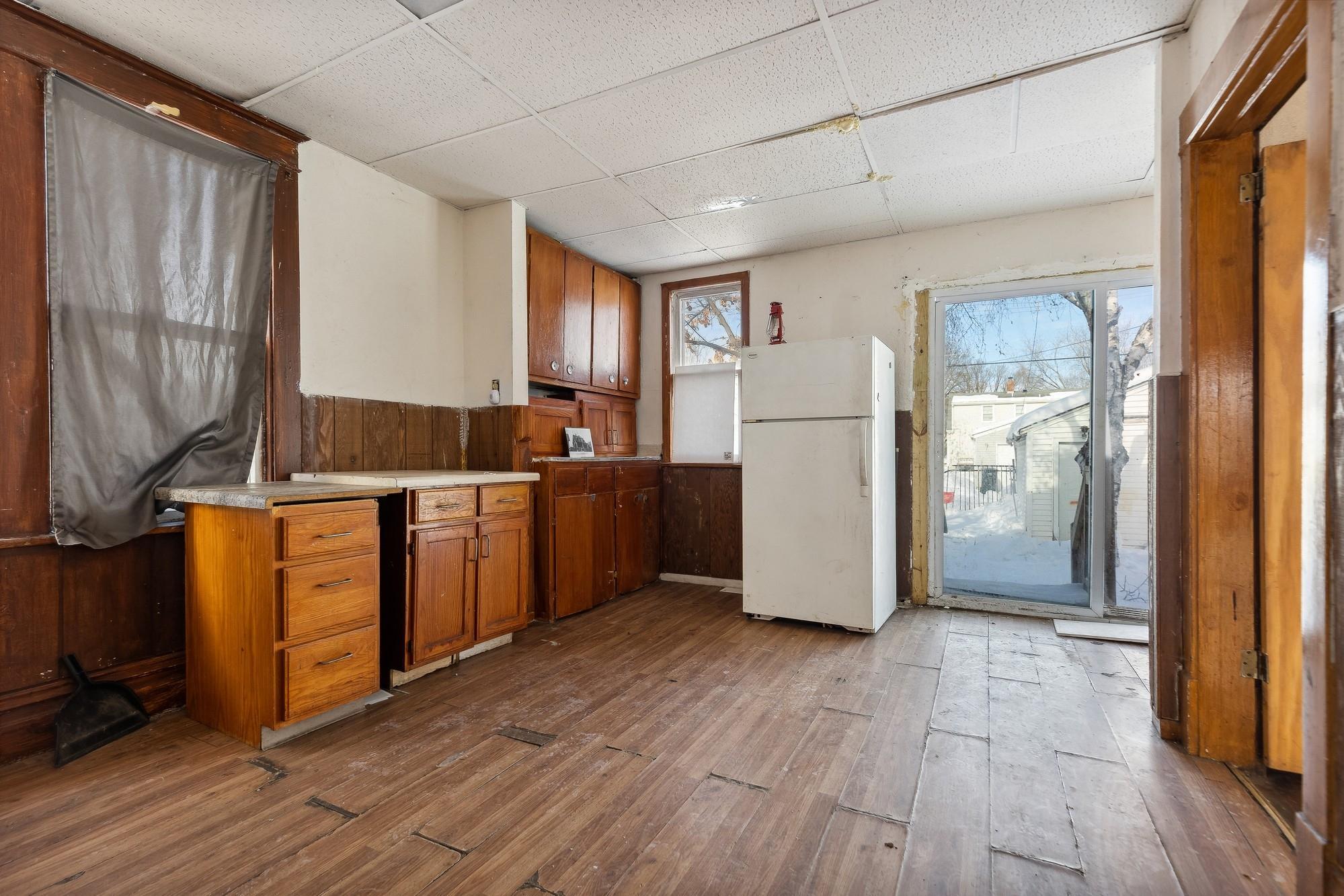 1271 Seminary Avenue