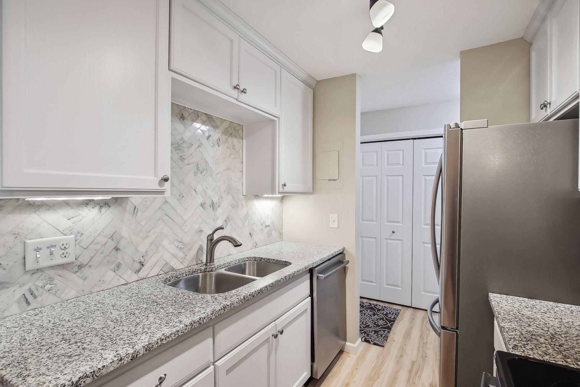 2800 Hamline Avenue N Unit: 239