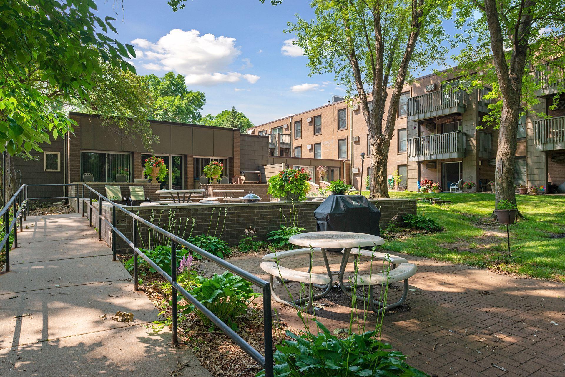 2800 Hamline Avenue N Unit: 239