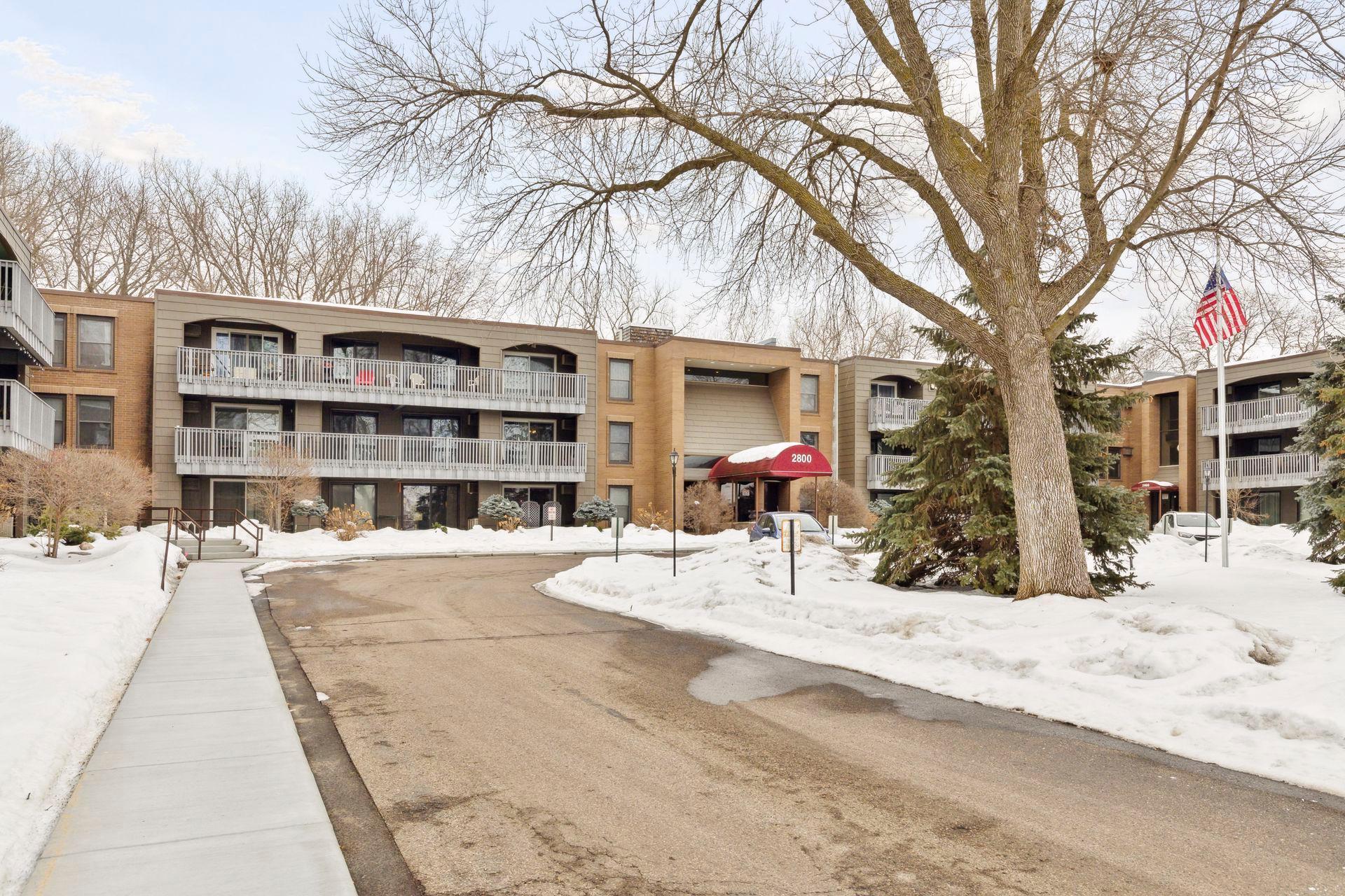 2800 Hamline Avenue N Unit: 239
