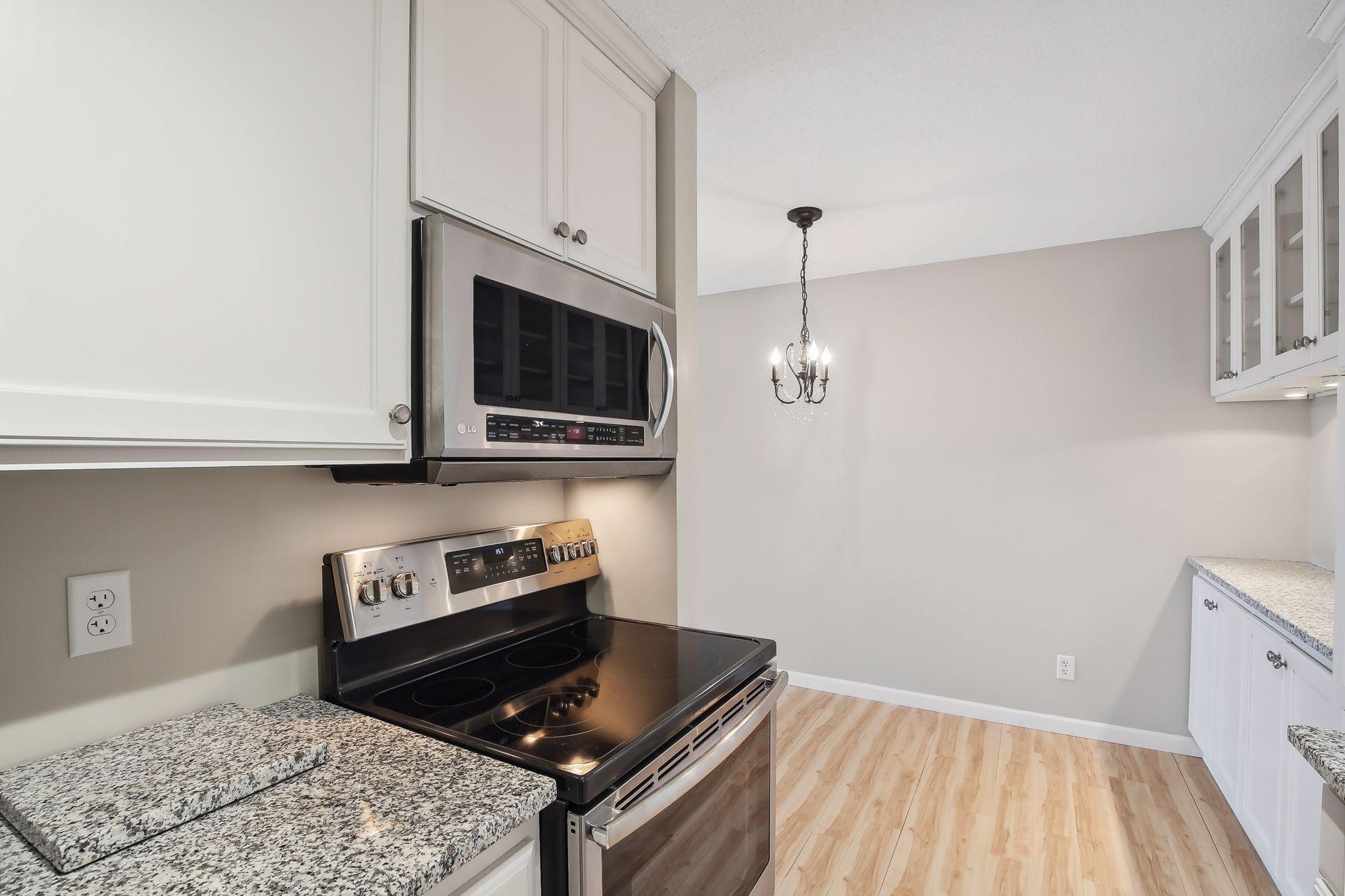 2800 Hamline Avenue N Unit: 239