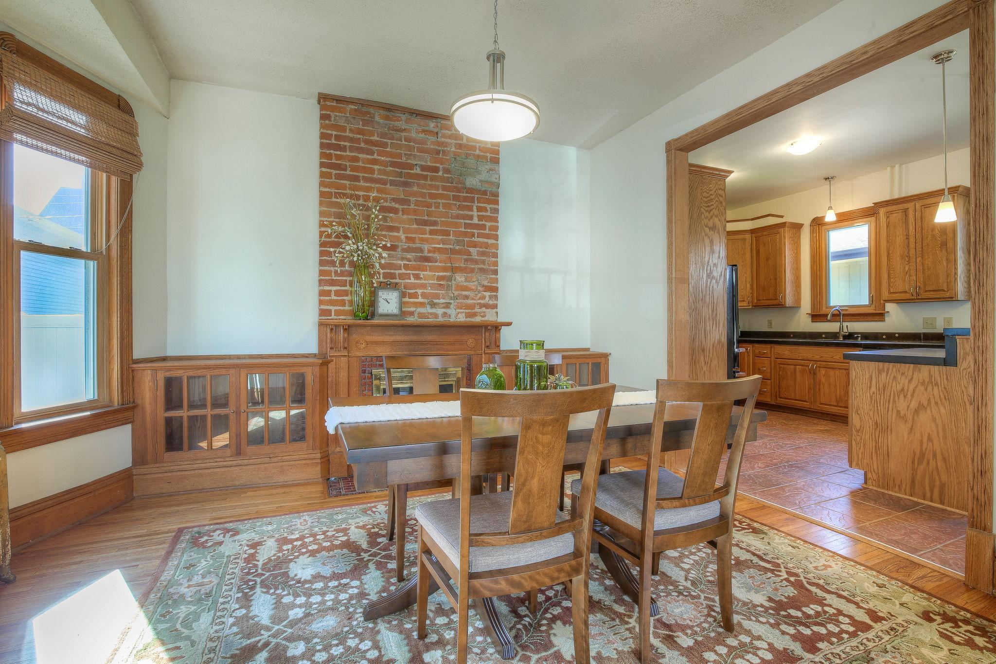 890 Iglehart Avenue