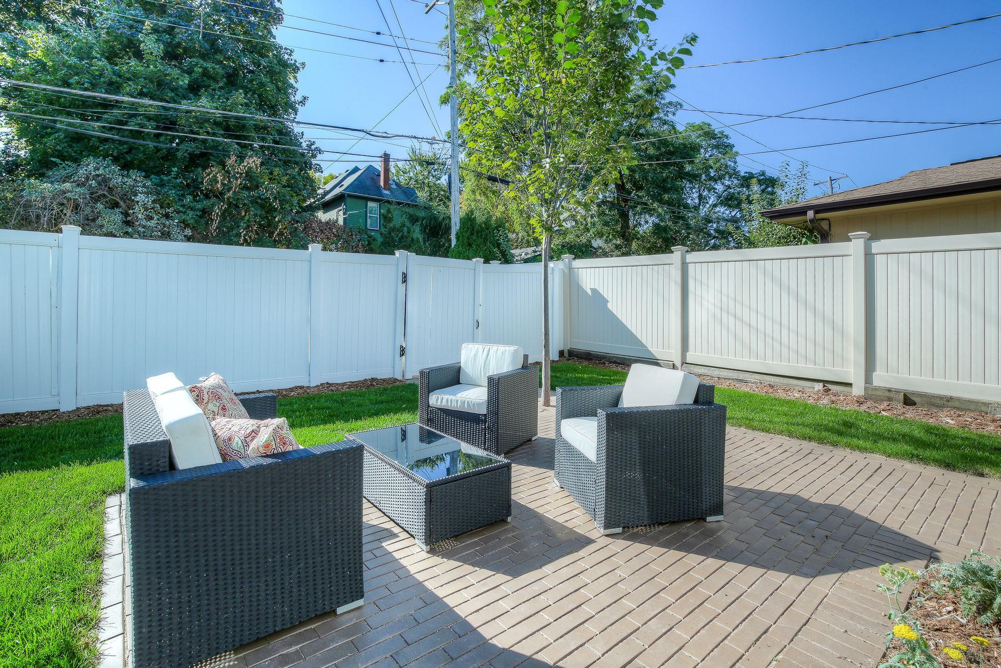 890 Iglehart Avenue