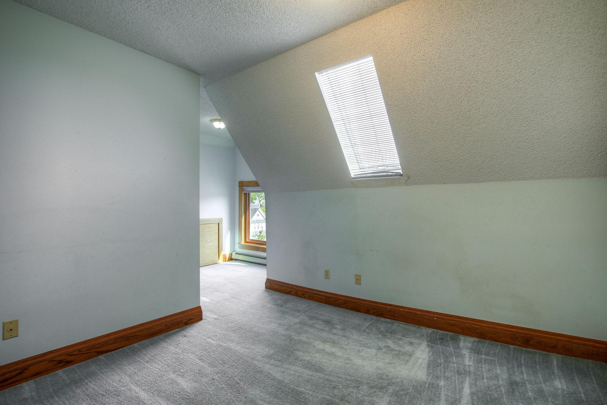 890 Iglehart Avenue