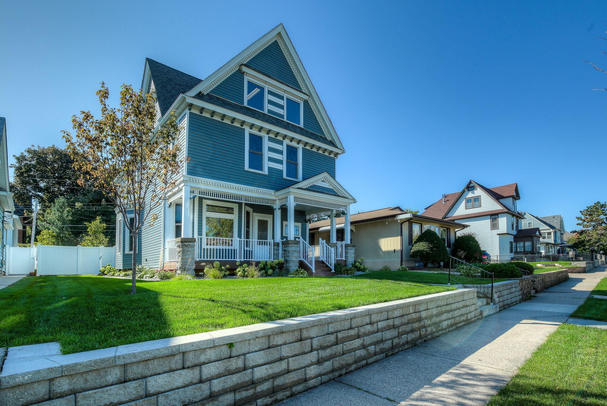 890 Iglehart Avenue