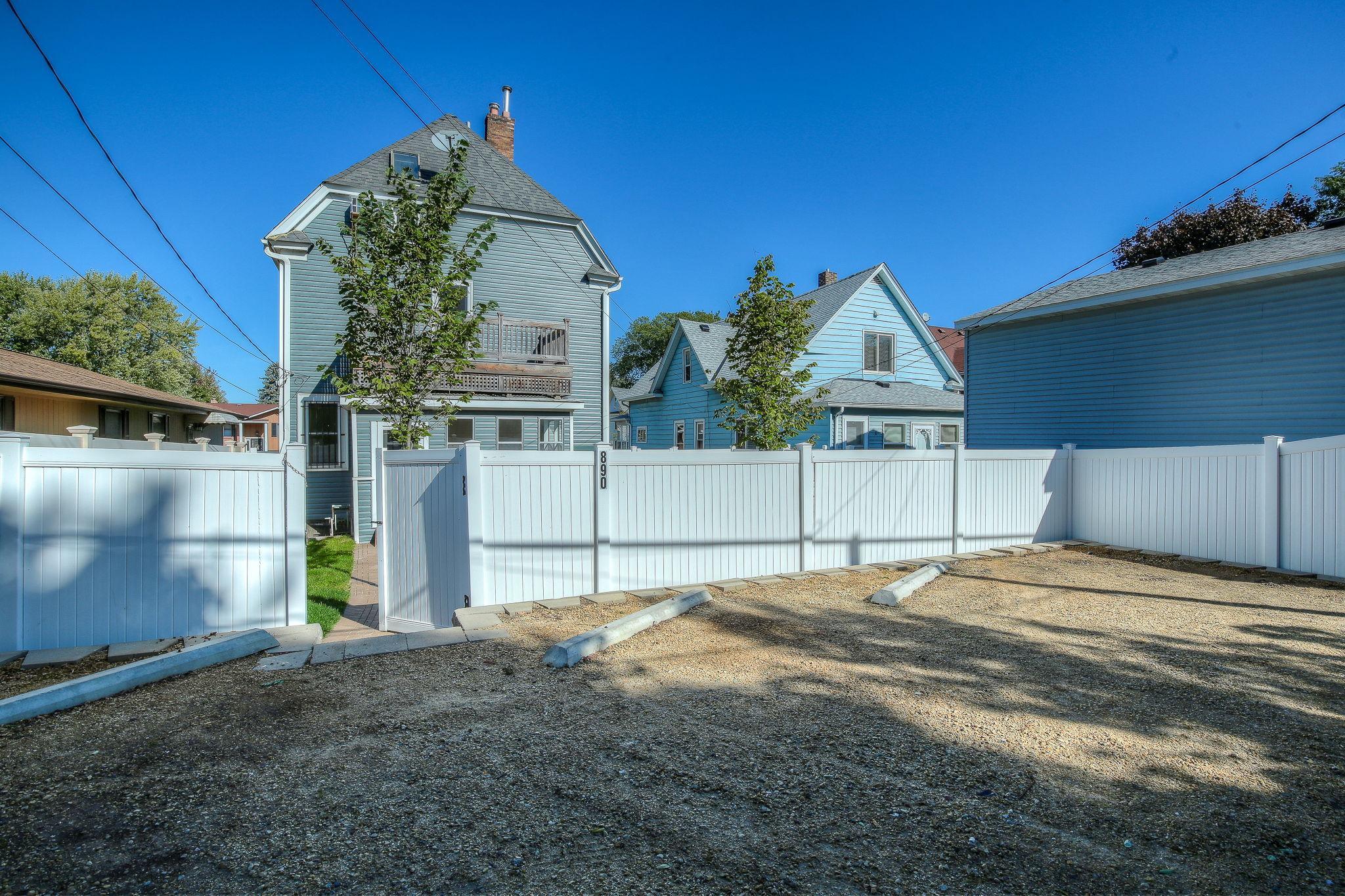 890 Iglehart Avenue