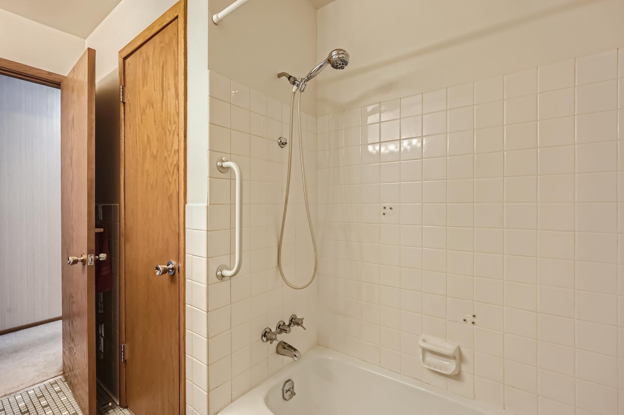 100 Imperial Drive W Unit: 304