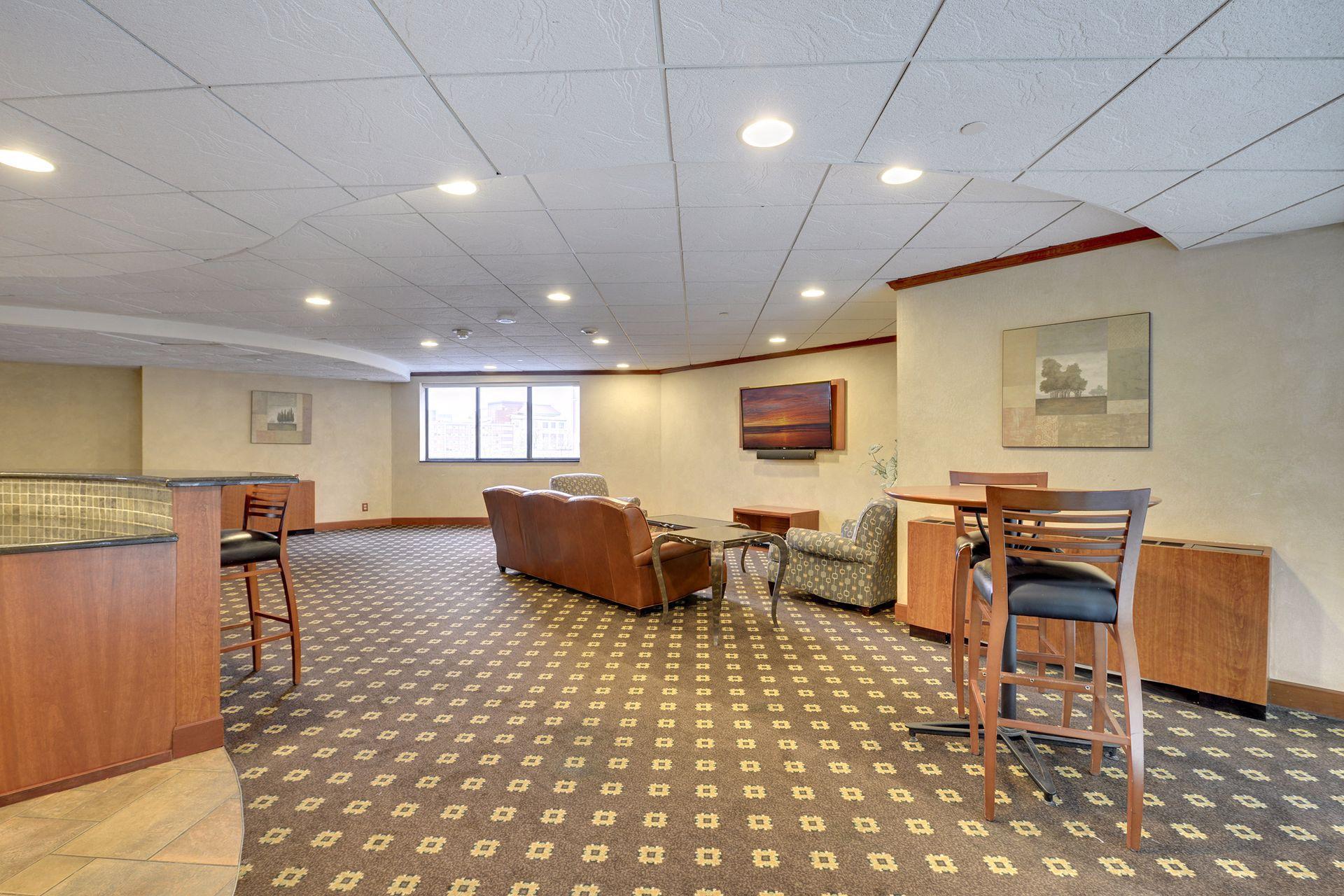 78 10th Street E Unit: 609