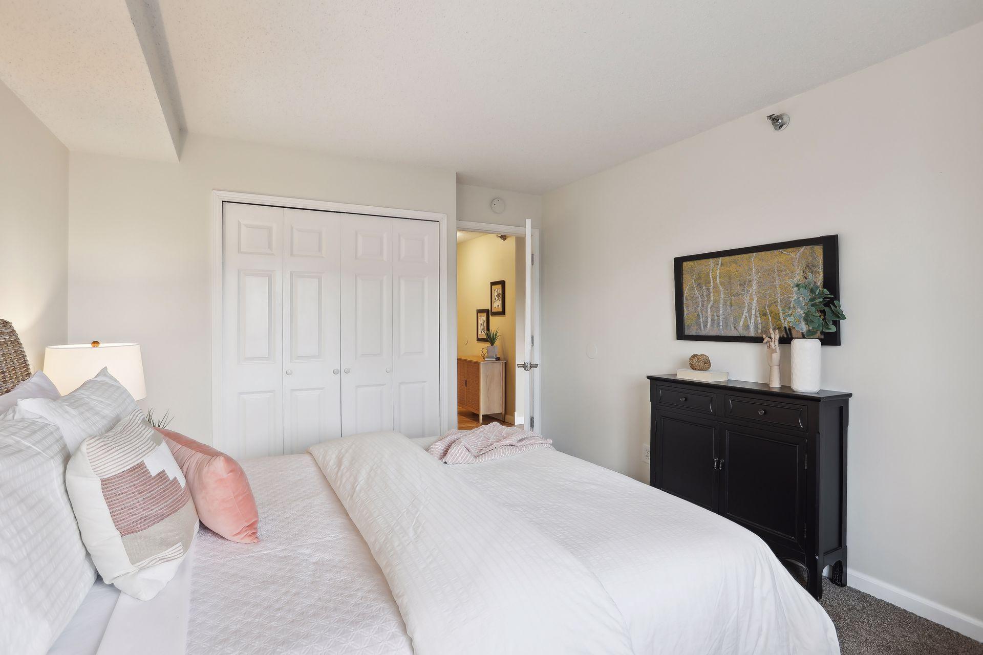 78 10th Street E Unit: 609