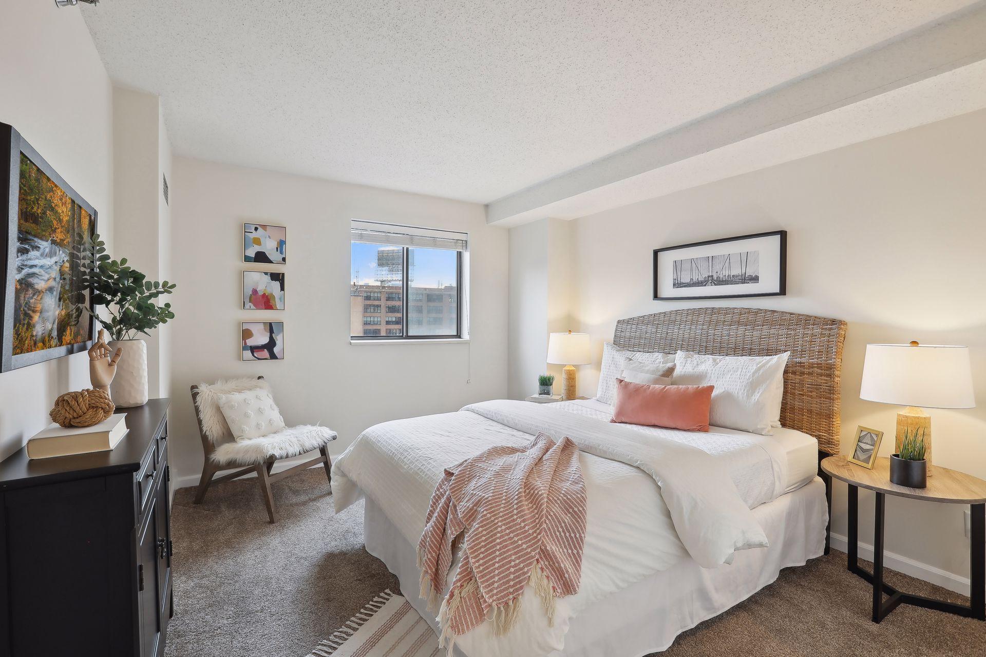 78 10th Street E Unit: 609