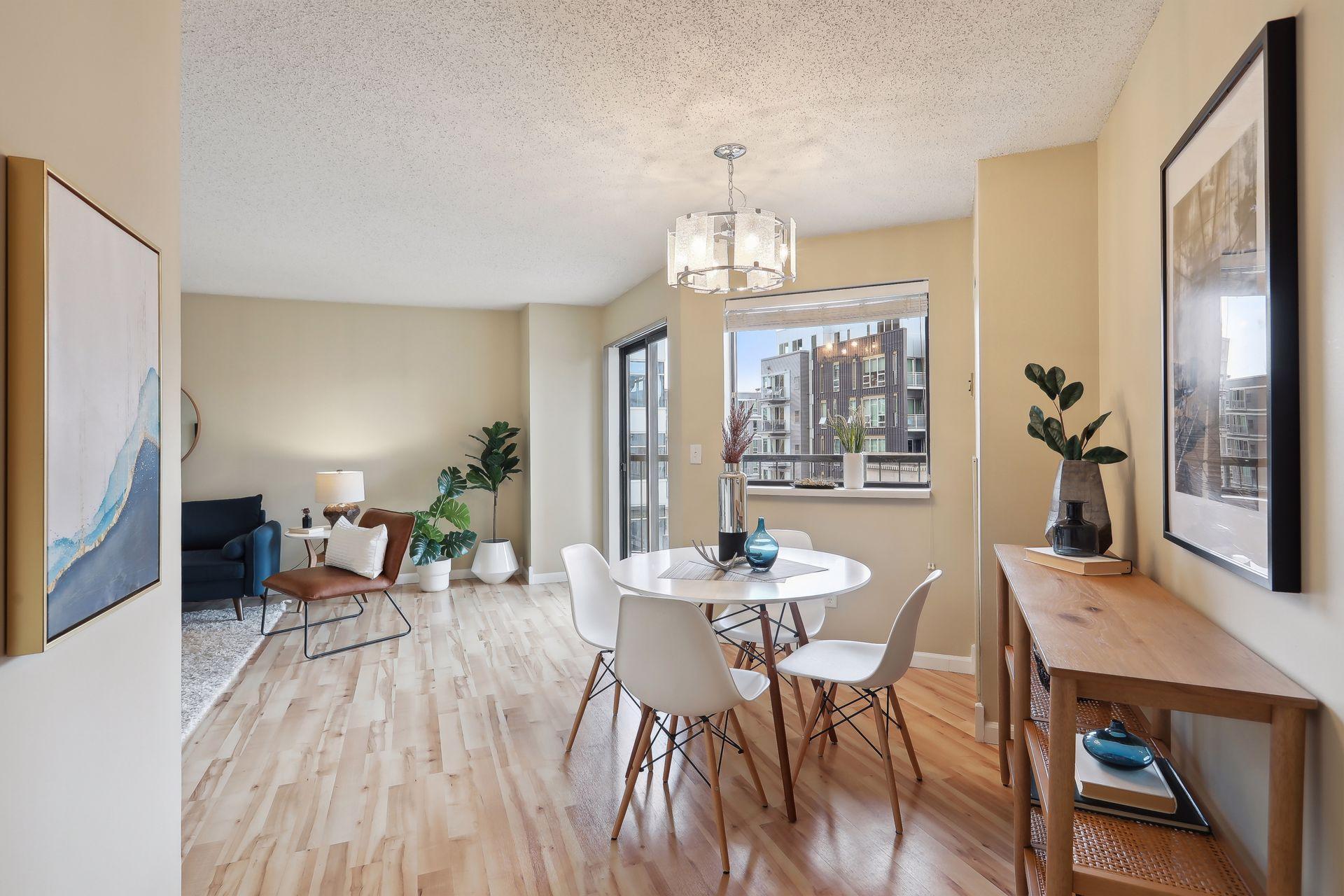78 10th Street E Unit: 609