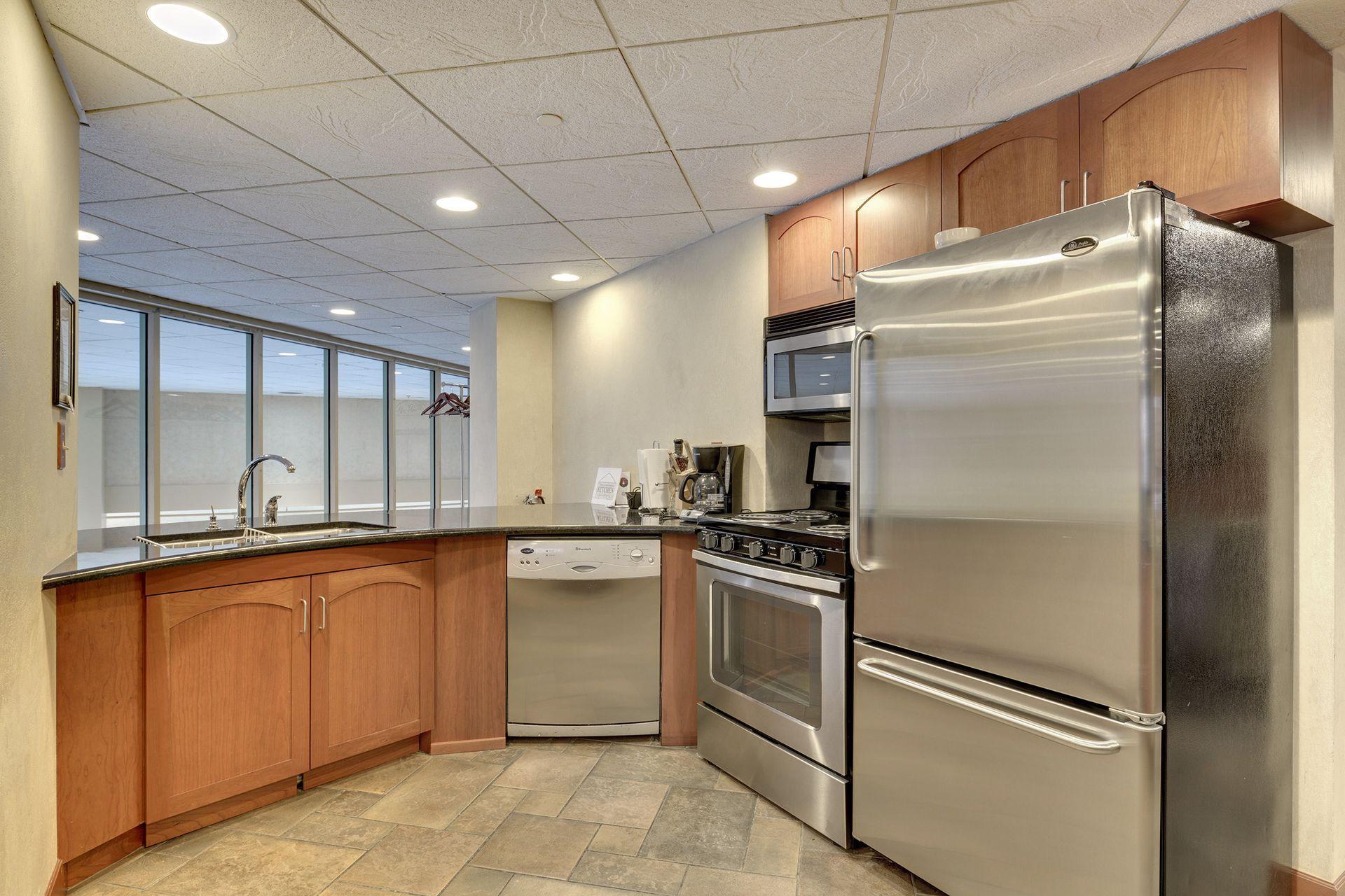 78 10th Street E Unit: 609