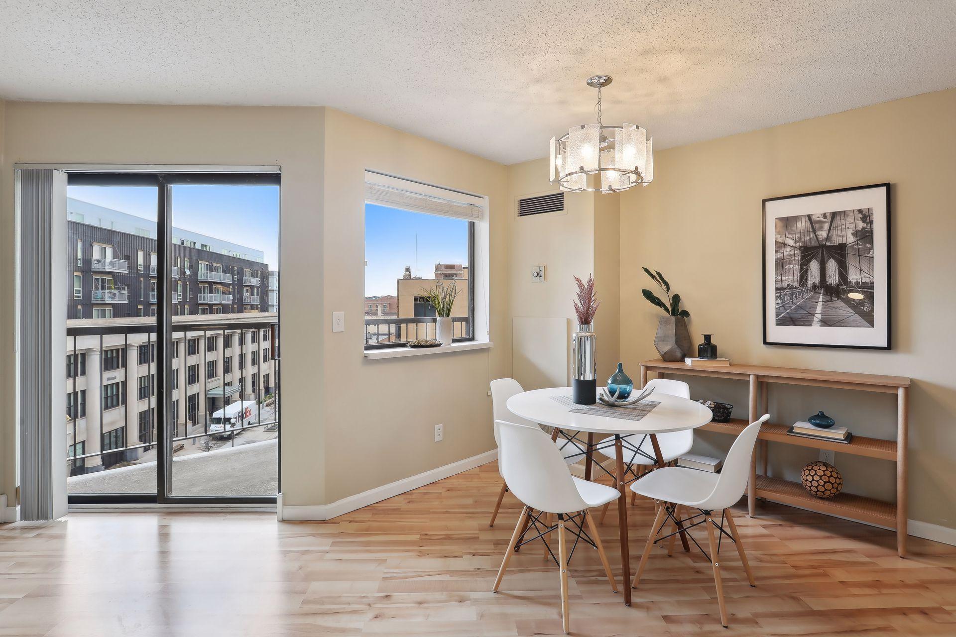 78 10th Street E Unit: 609