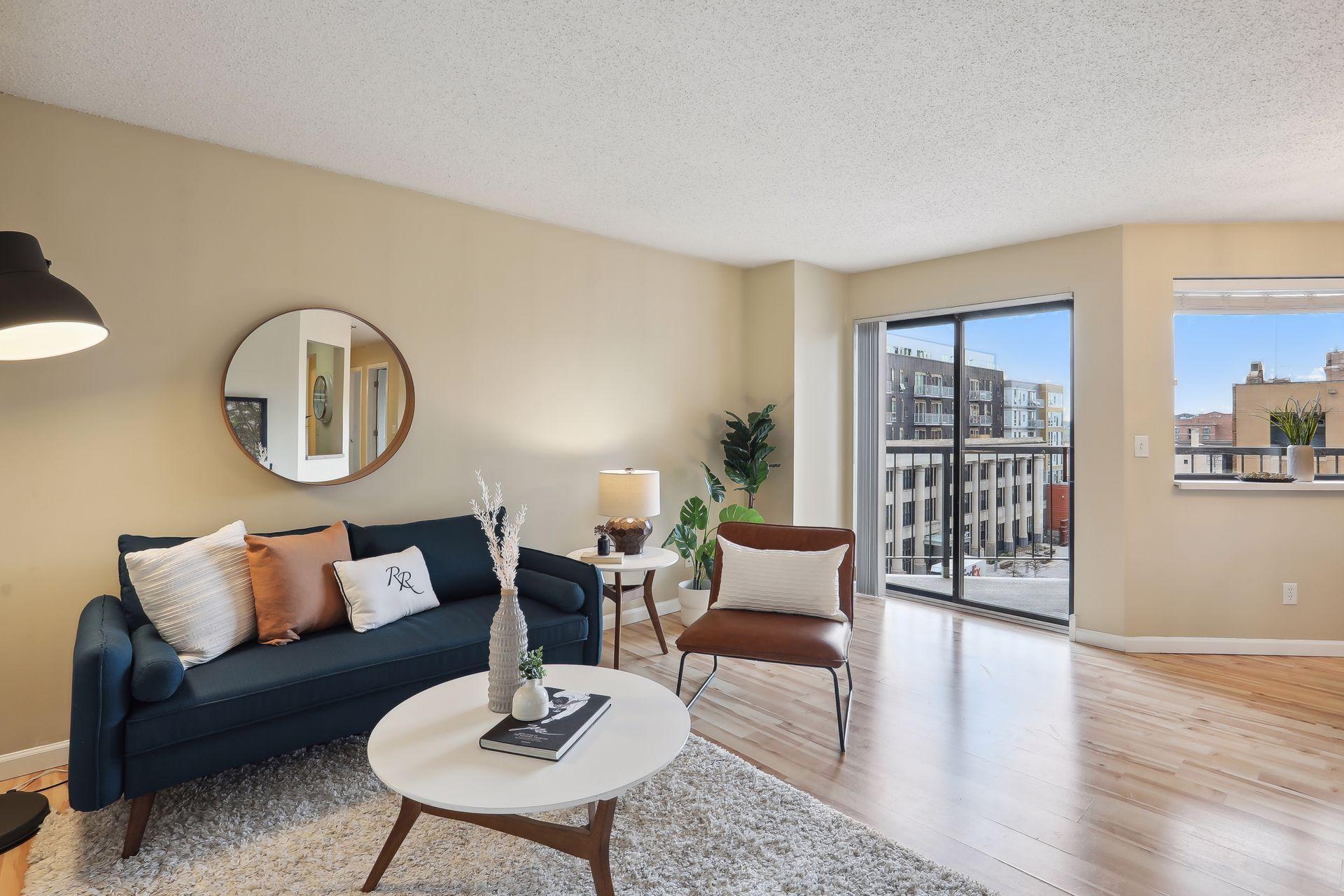 78 10th Street E Unit: 609