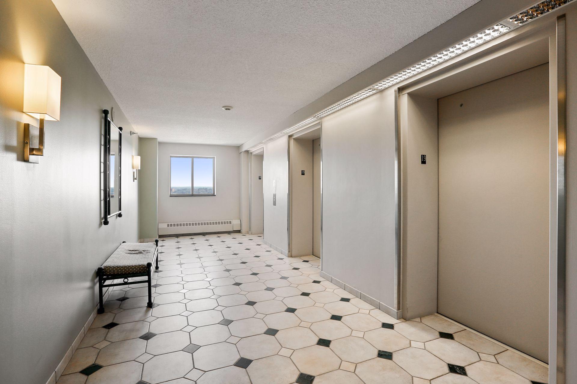 78 10th Street E Unit: 609