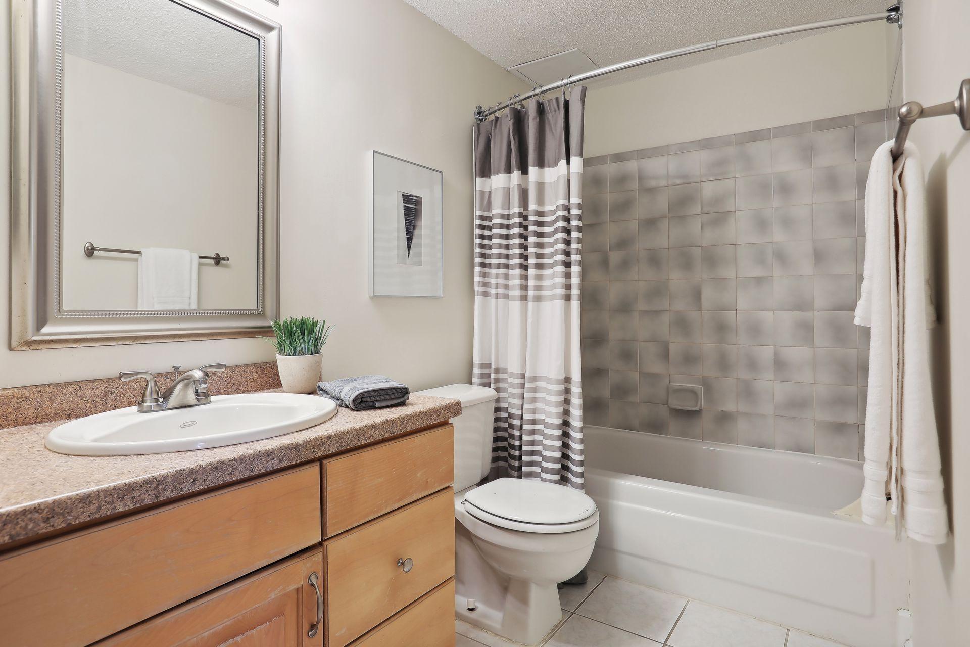 78 10th Street E Unit: 609