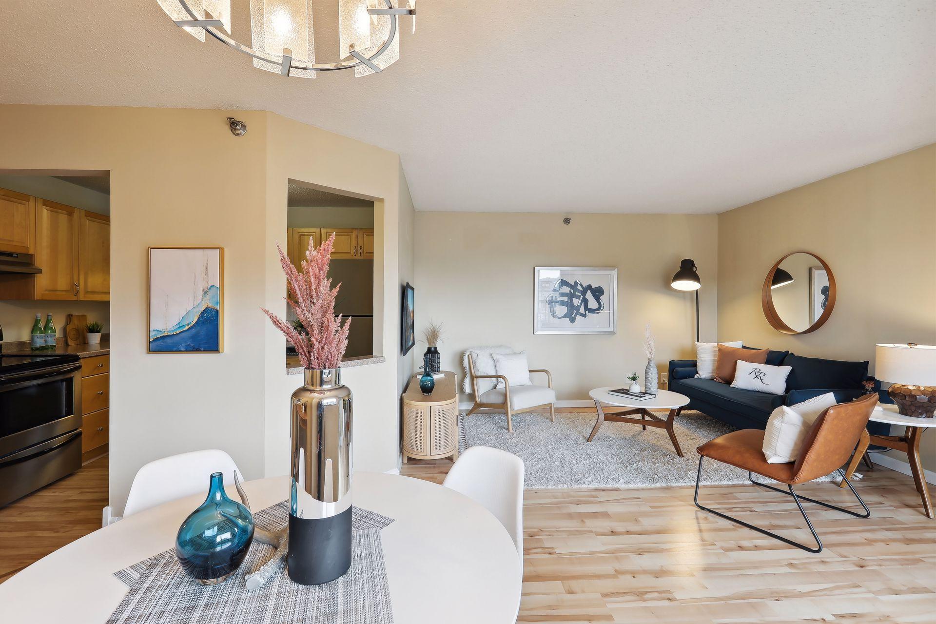 78 10th Street E Unit: 609